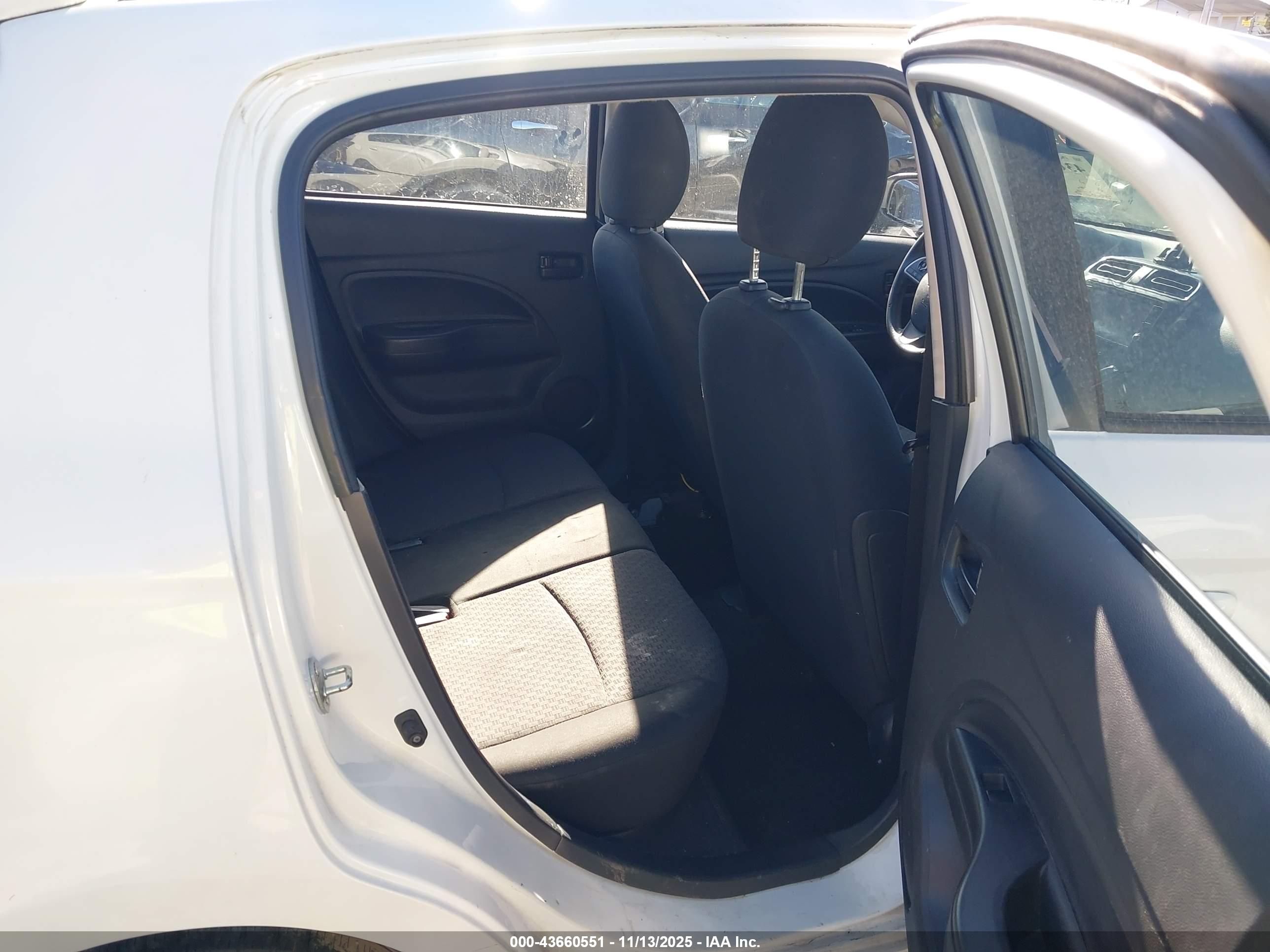 MITSUBISHI MIRAGE image 8