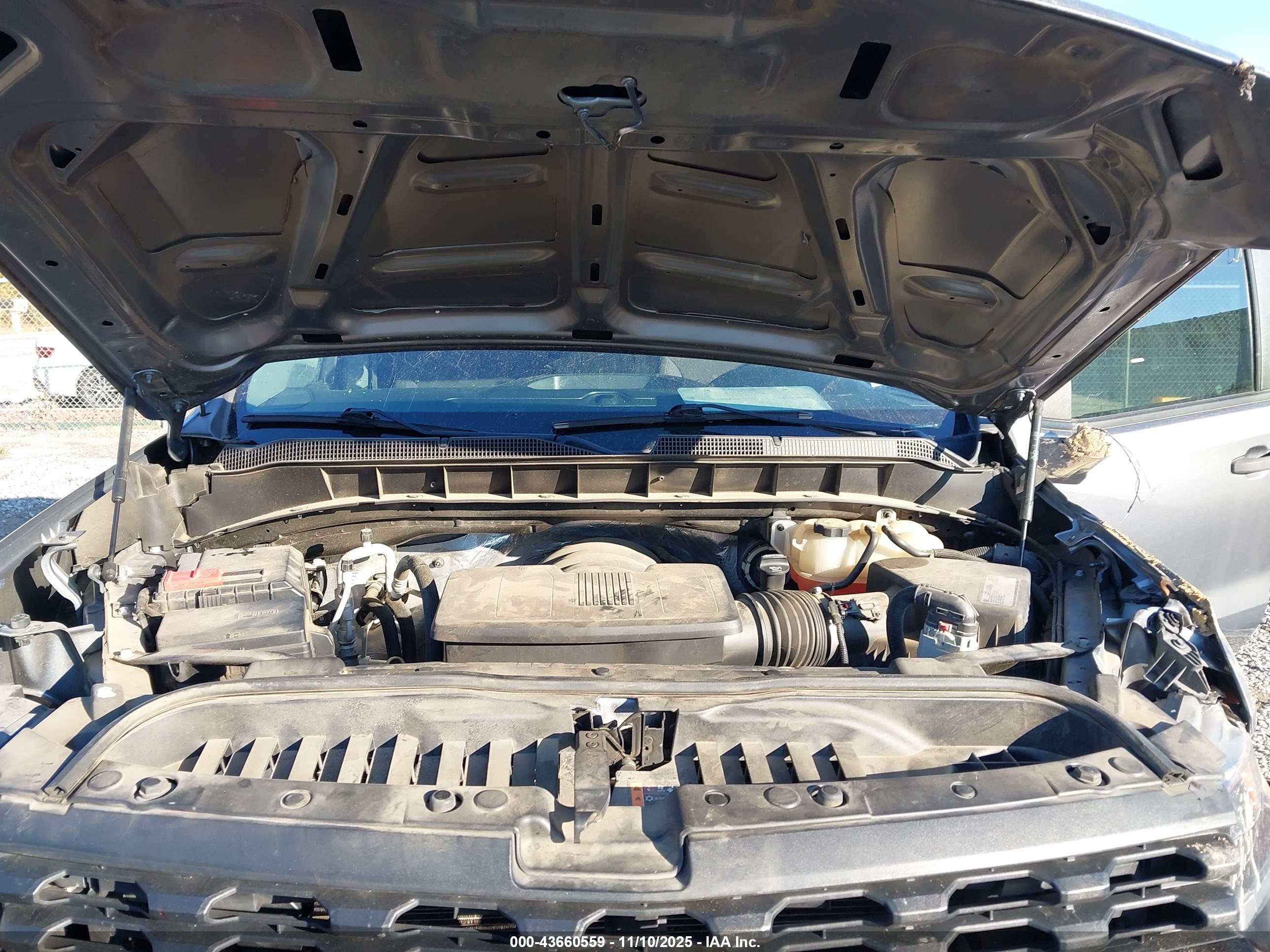 CHEVROLET SILVERADO image 10
