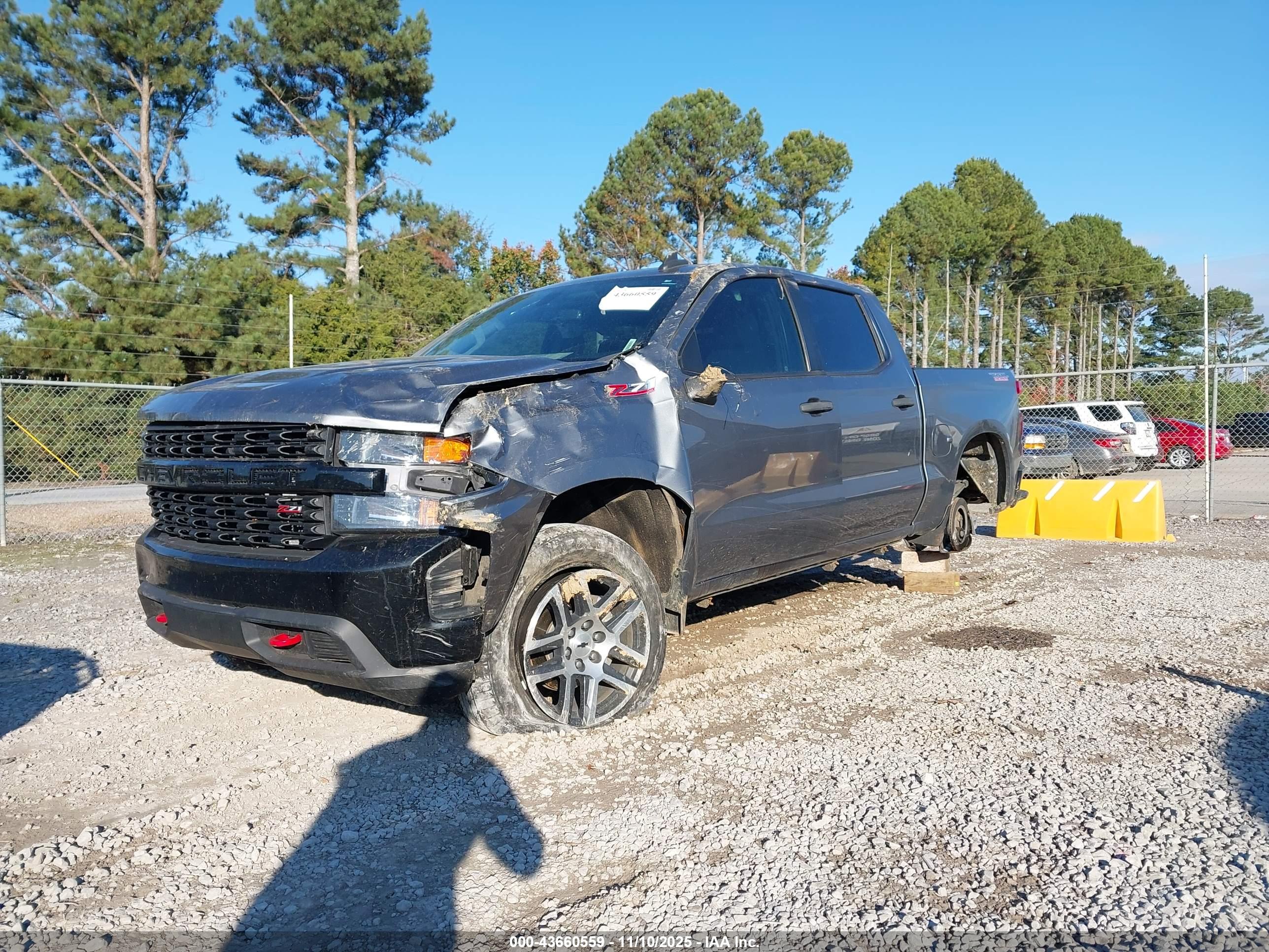 CHEVROLET SILVERADO image 2