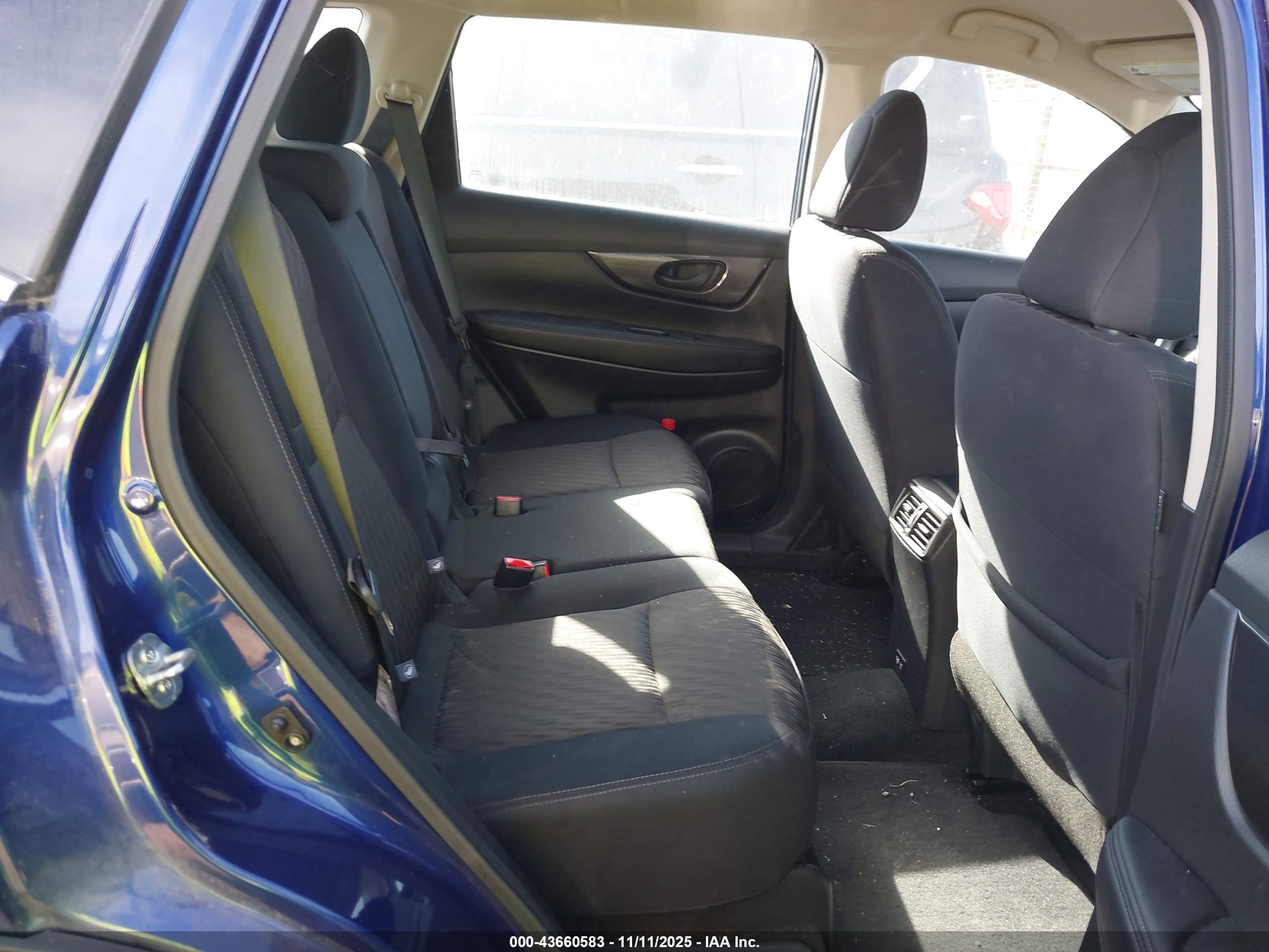 NISSAN ROGUE image 8