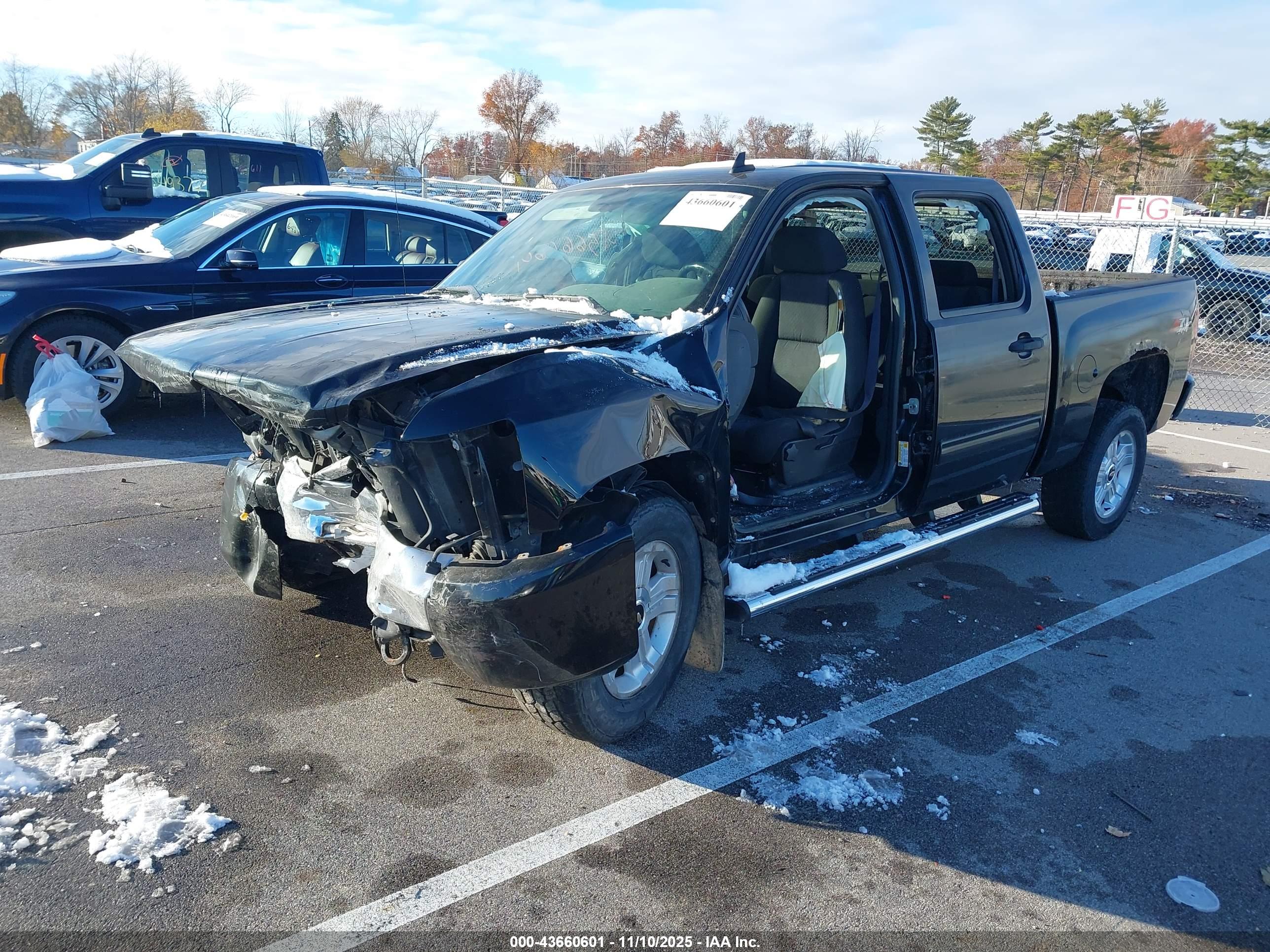 CHEVROLET SILVERADO image 6