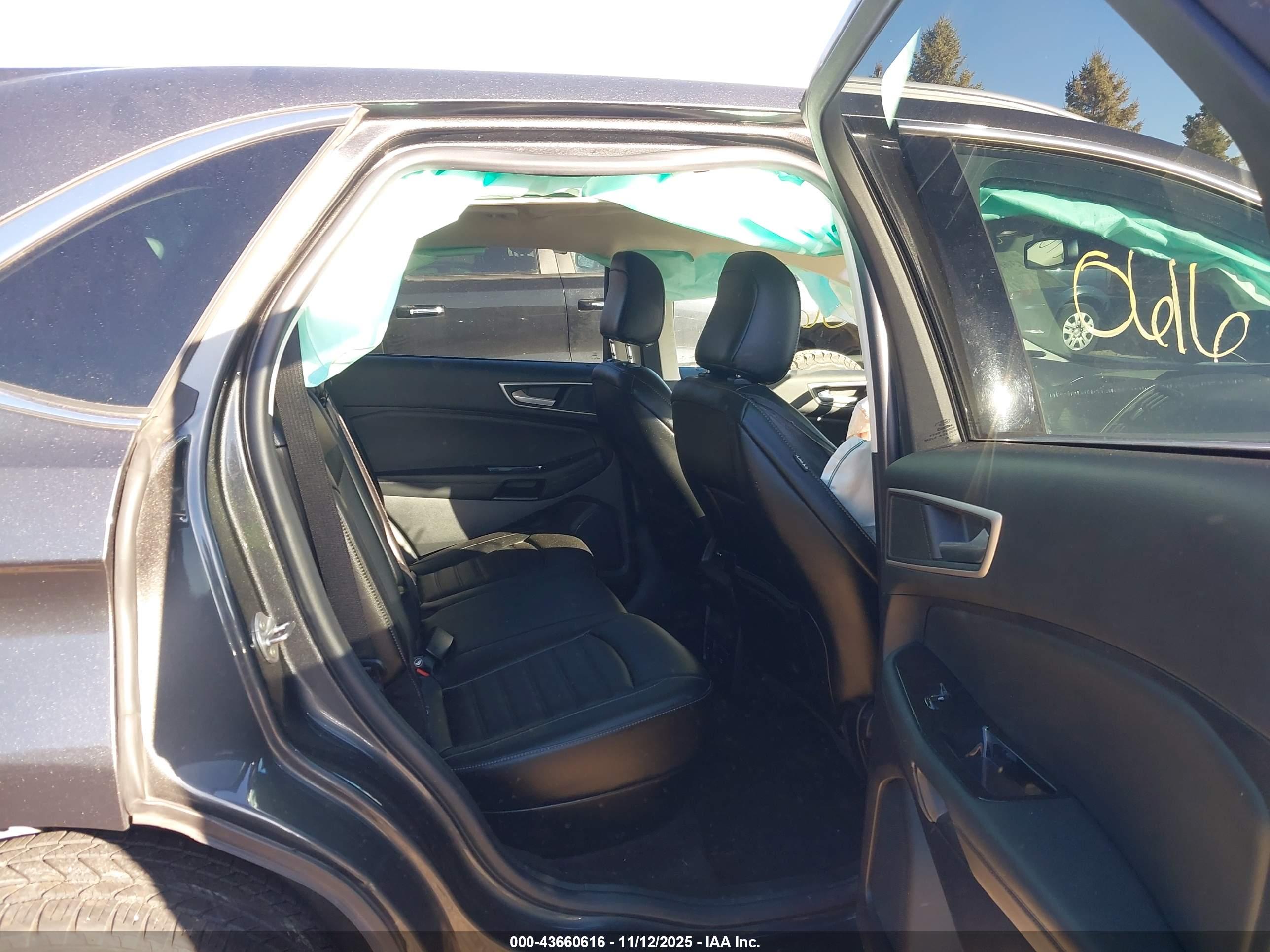 FORD EDGE image 8