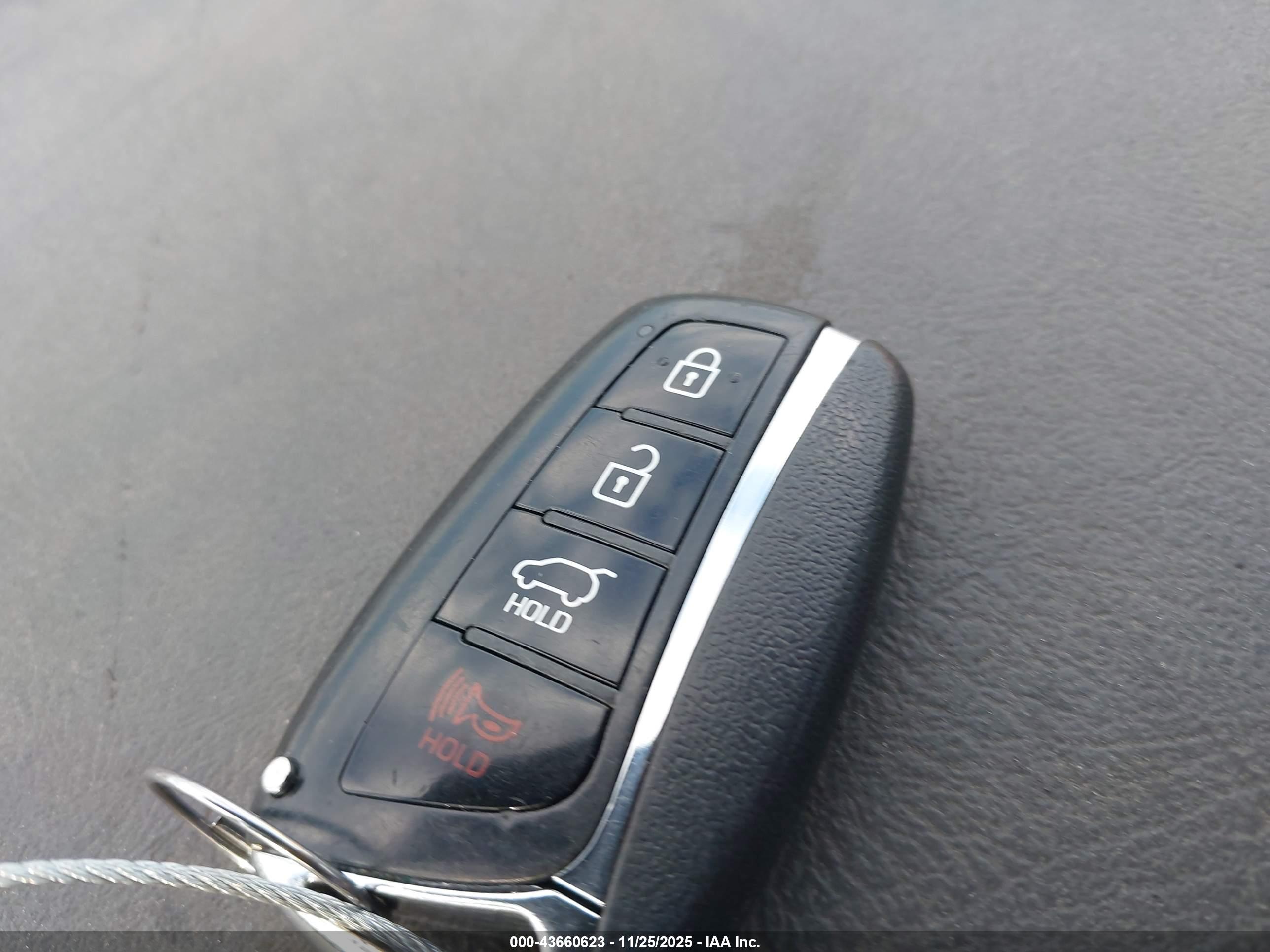 HYUNDAI SANTA image 11
