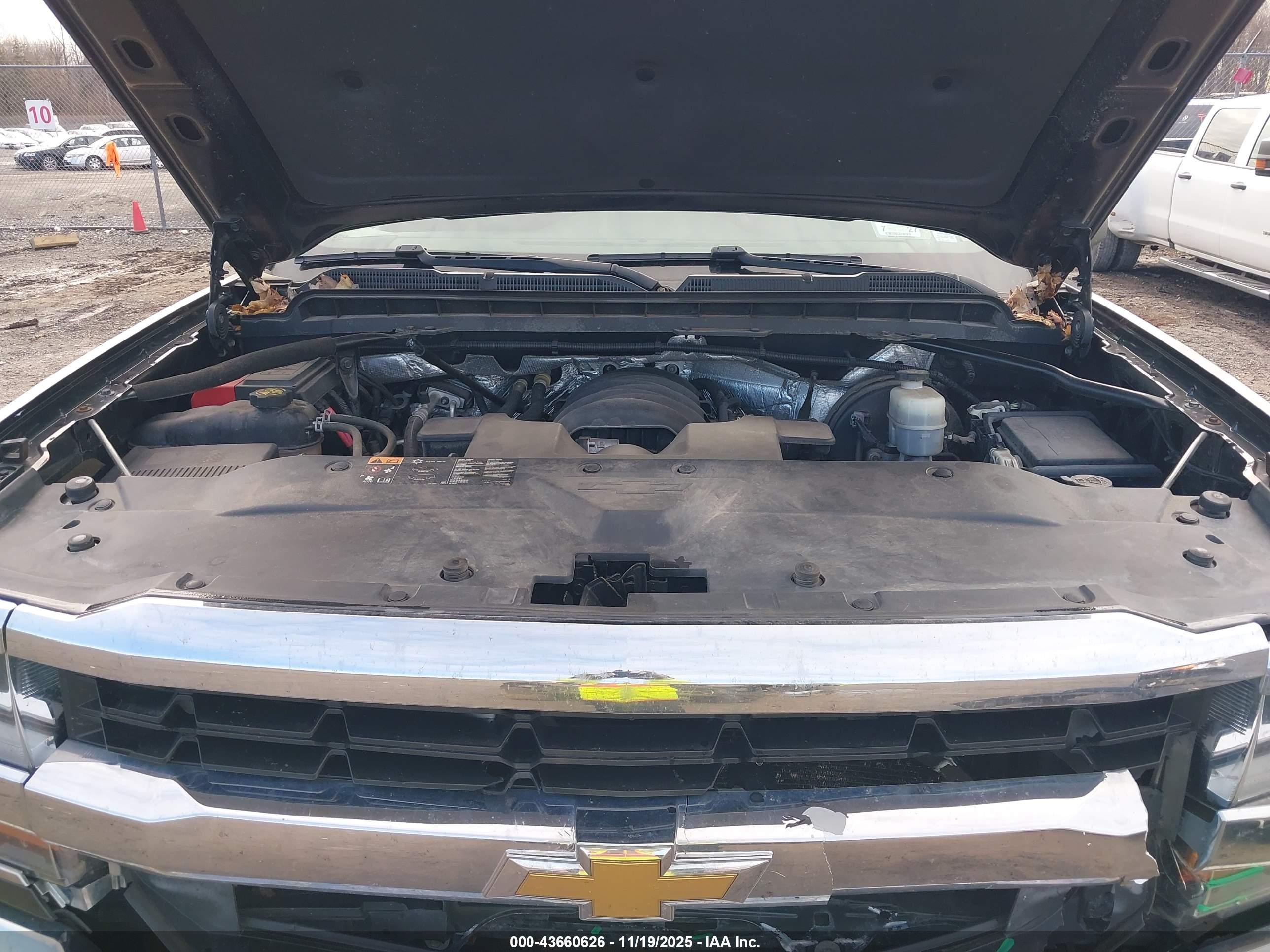 CHEVROLET SILVERADO image 10