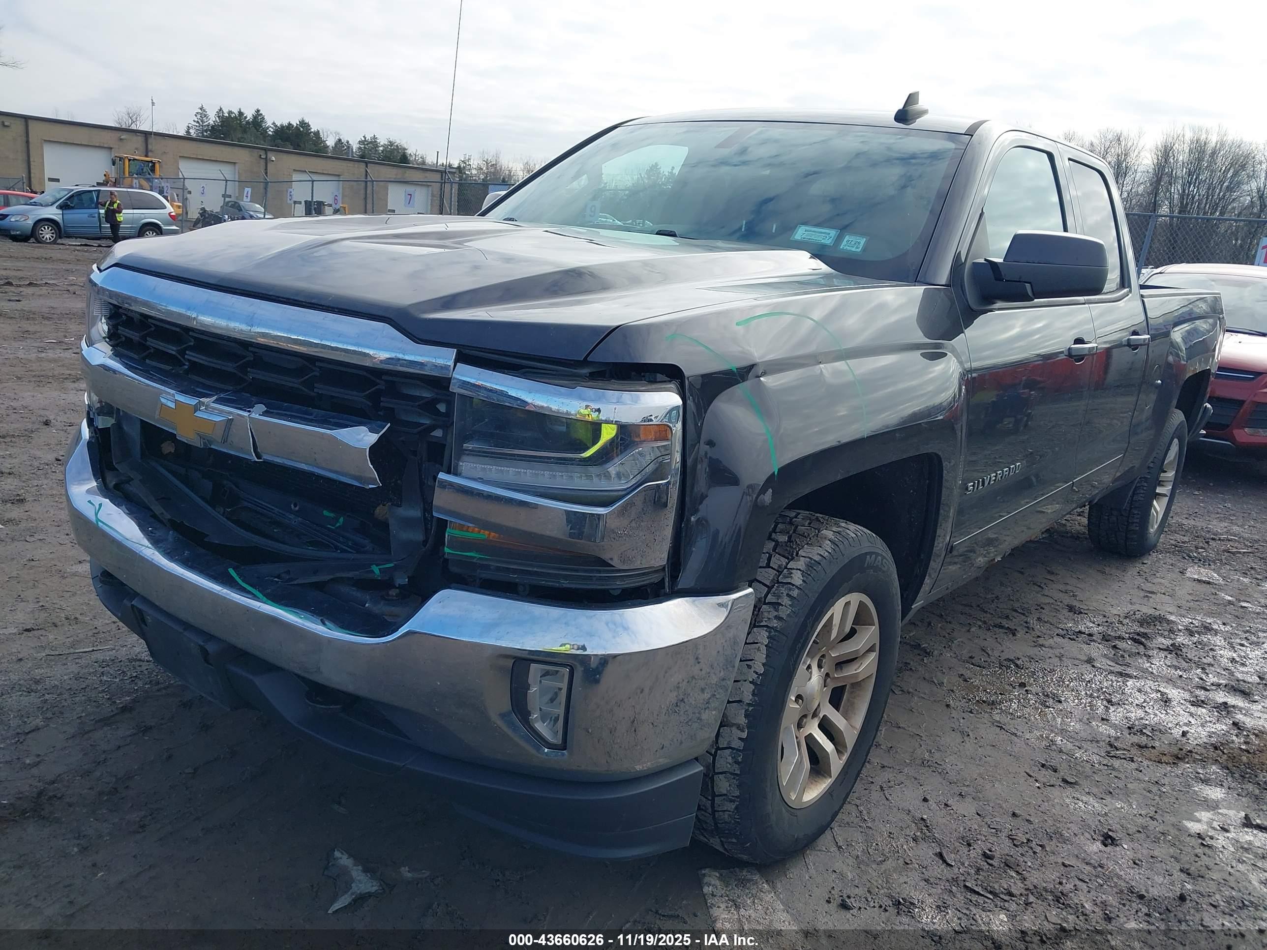 CHEVROLET SILVERADO image 2