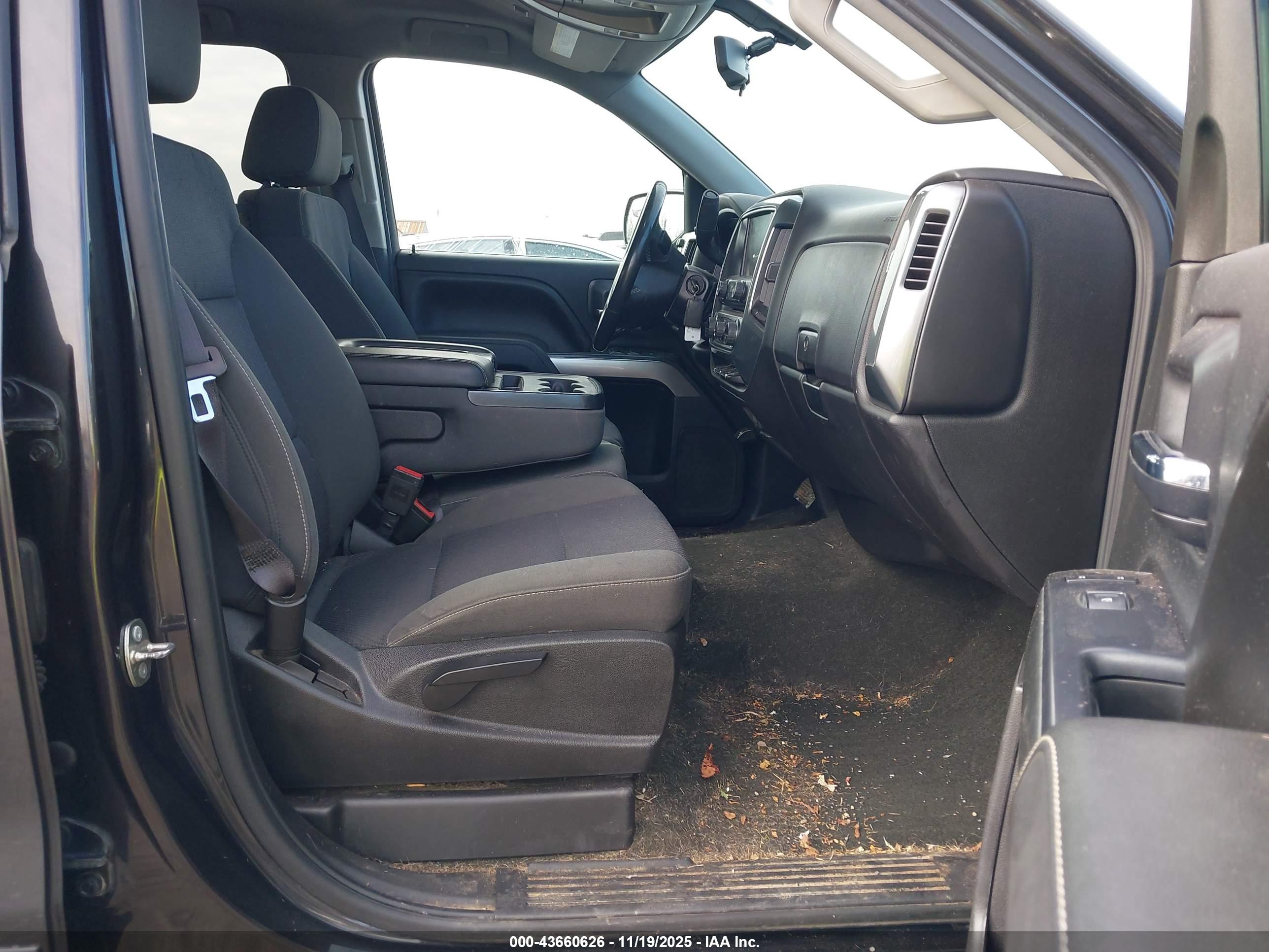 CHEVROLET SILVERADO image 5