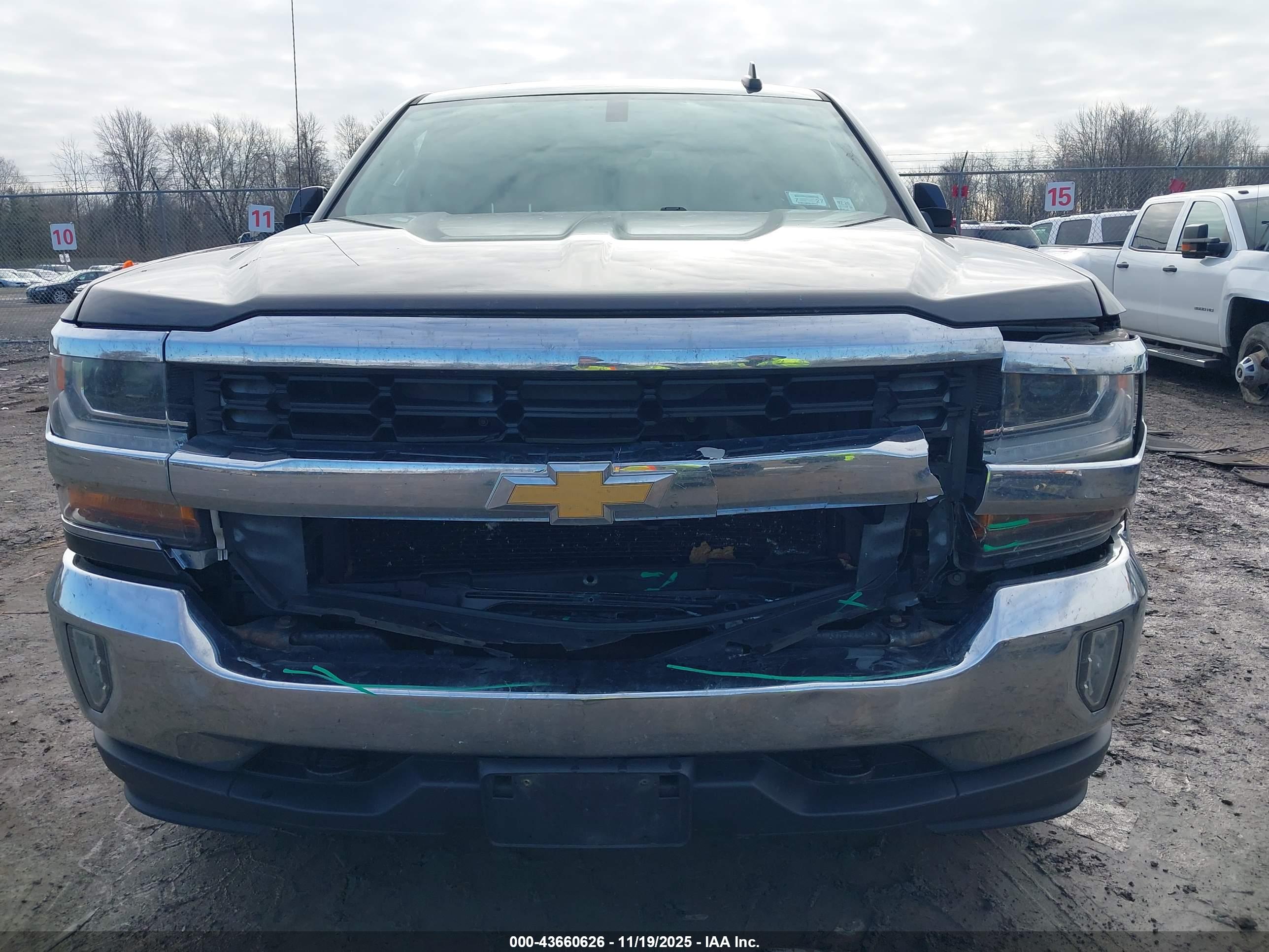 CHEVROLET SILVERADO image 6