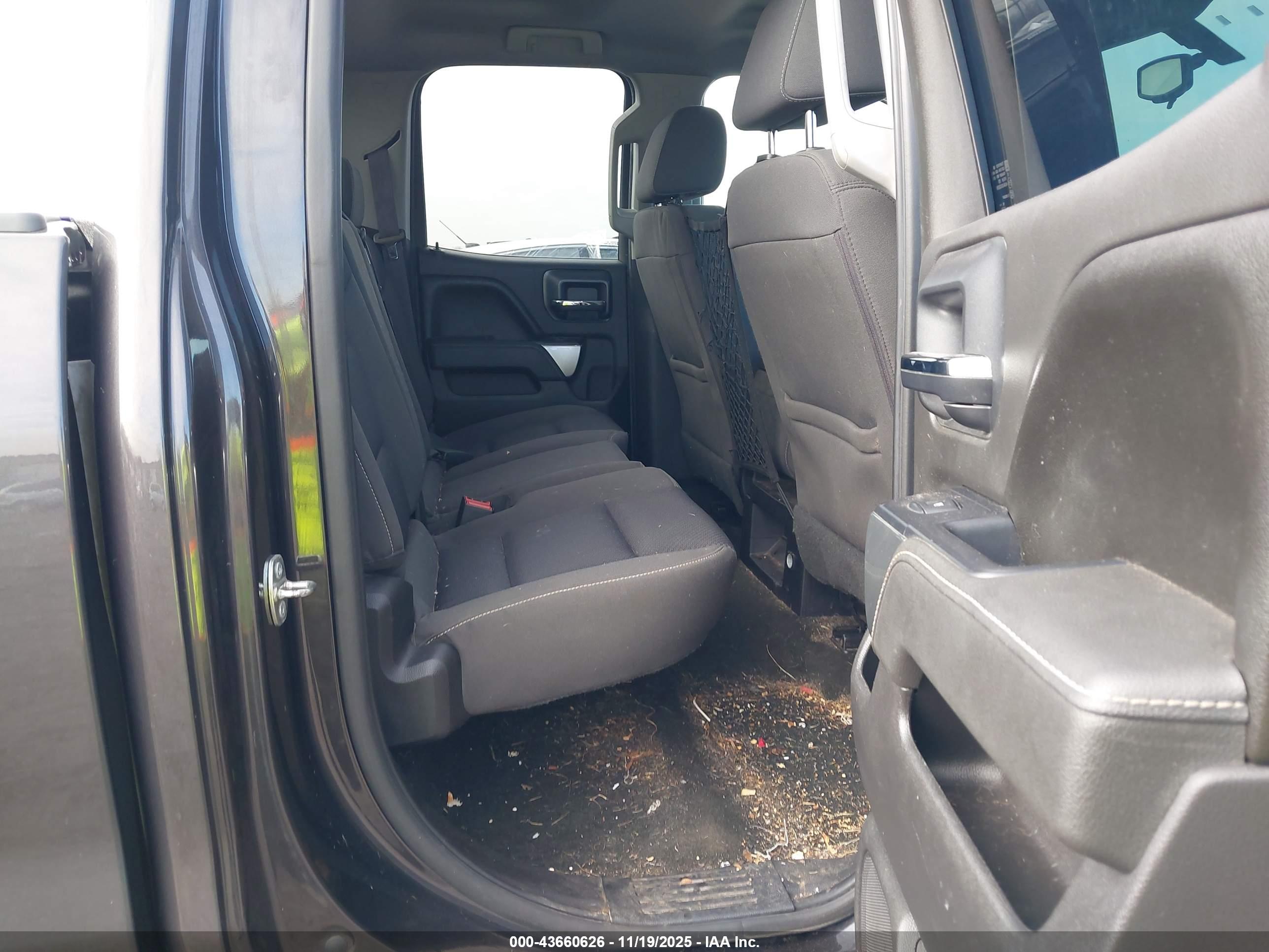 CHEVROLET SILVERADO image 8