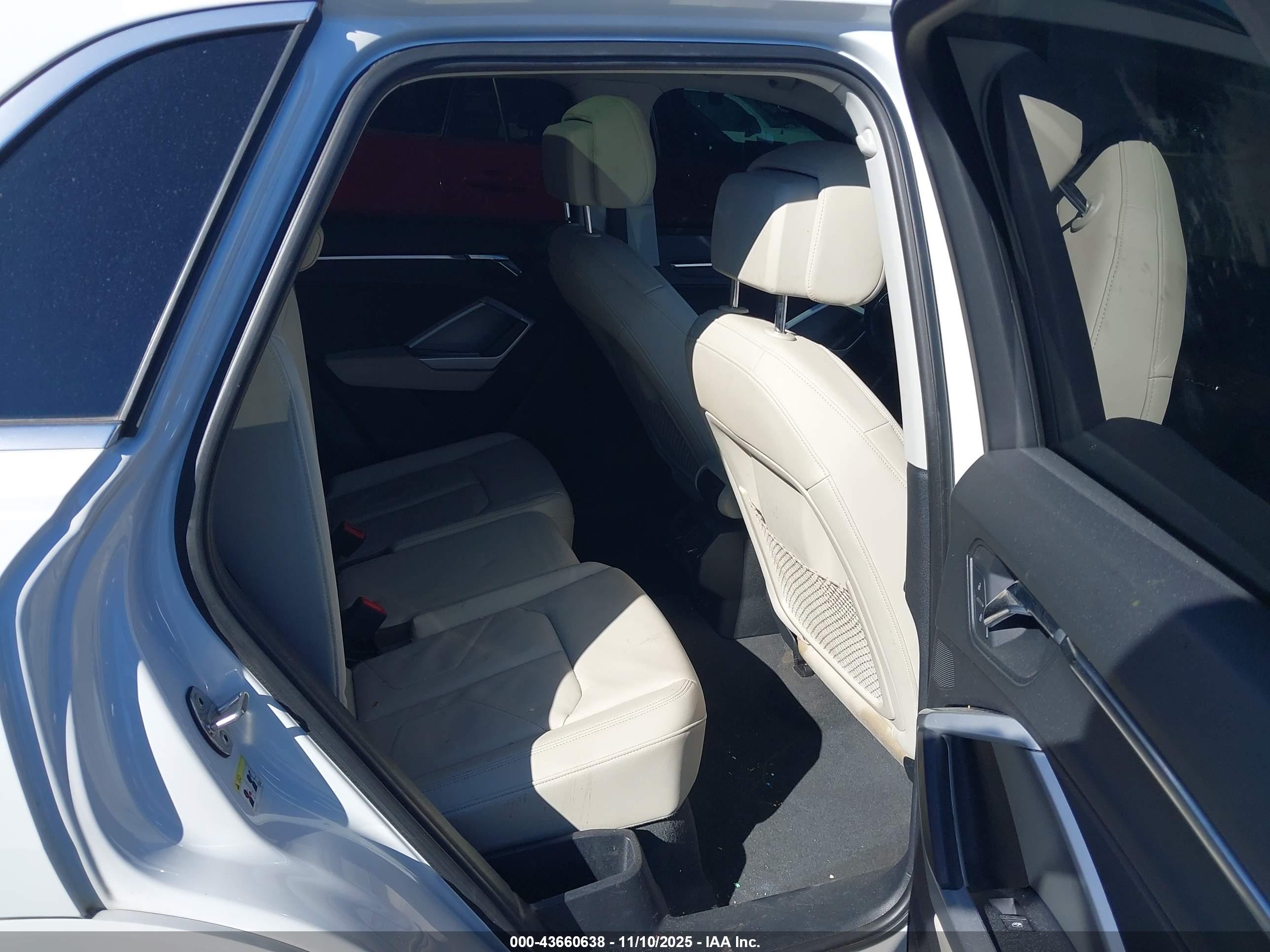 AUDI Q3 image 8