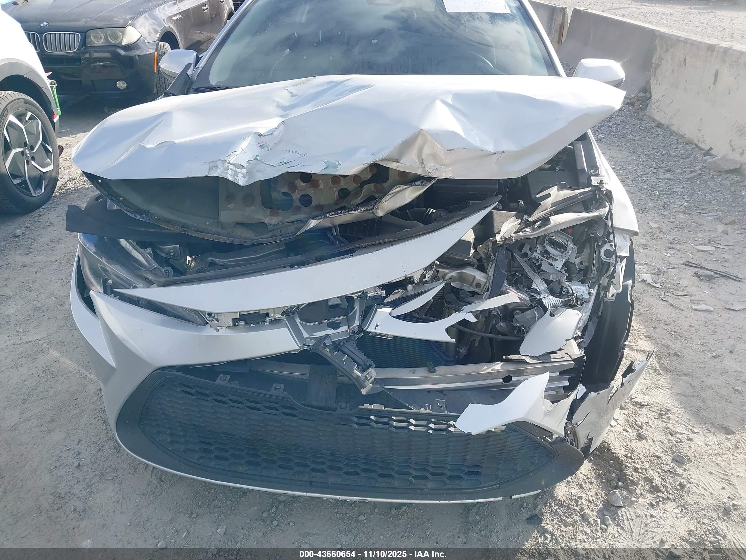 TOYOTA COROLLA image 6
