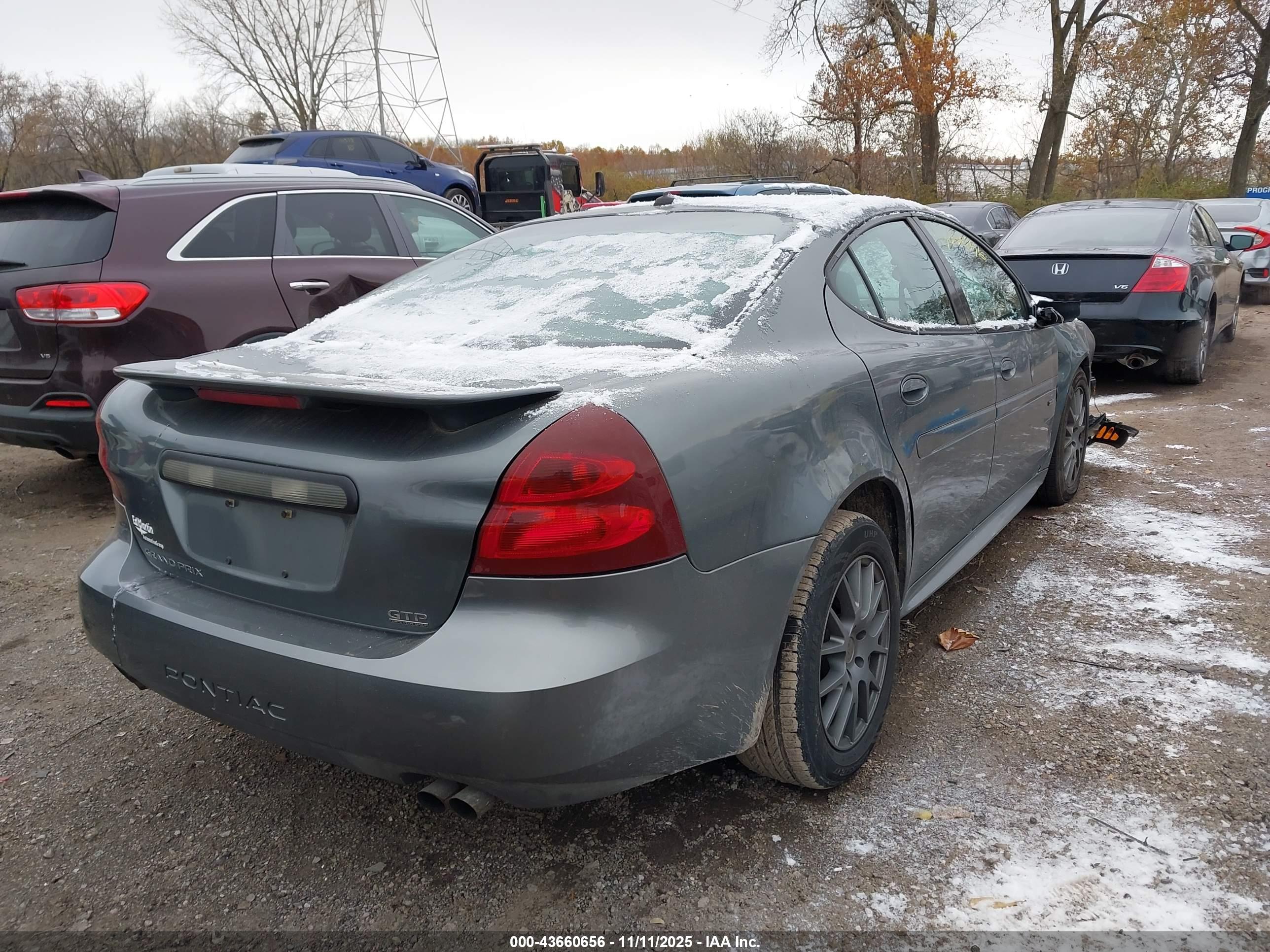 PONTIAC GRAND image 4
