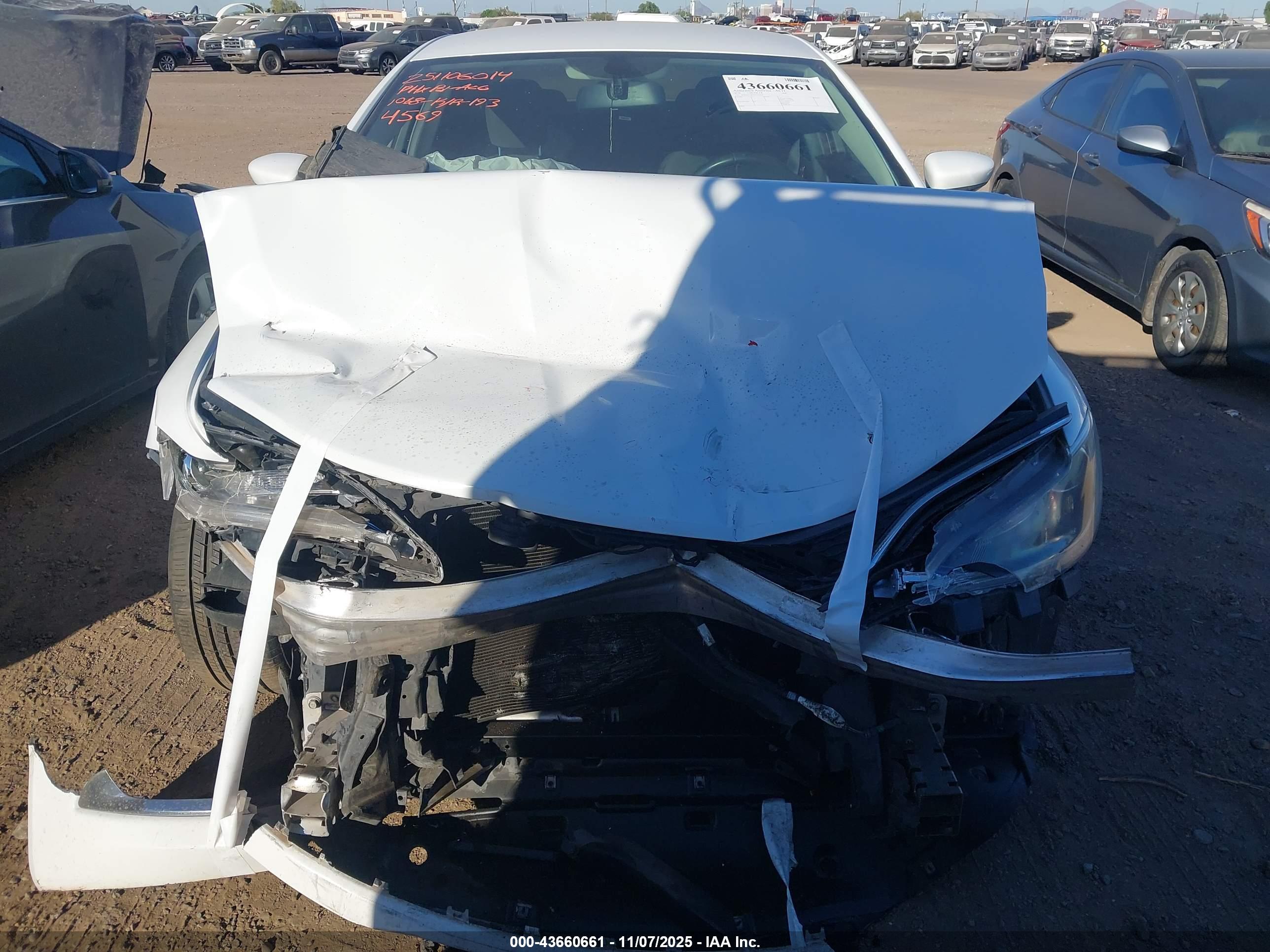 CHRYSLER 200 image 6