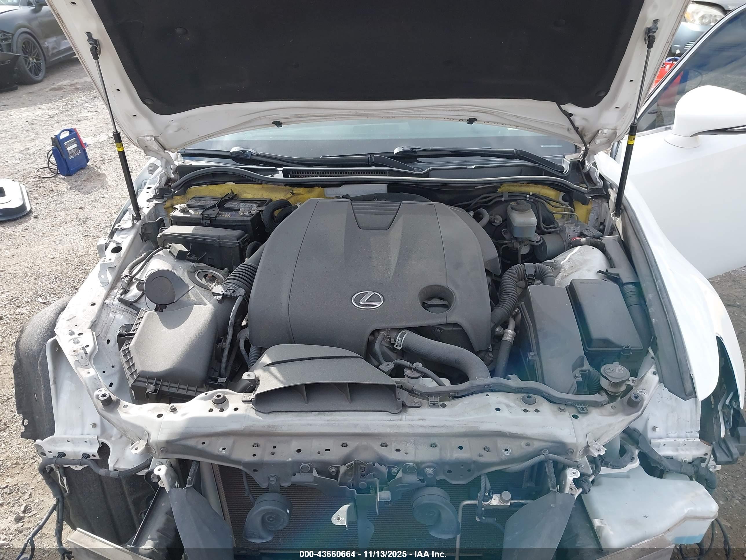 LEXUS IS image 10