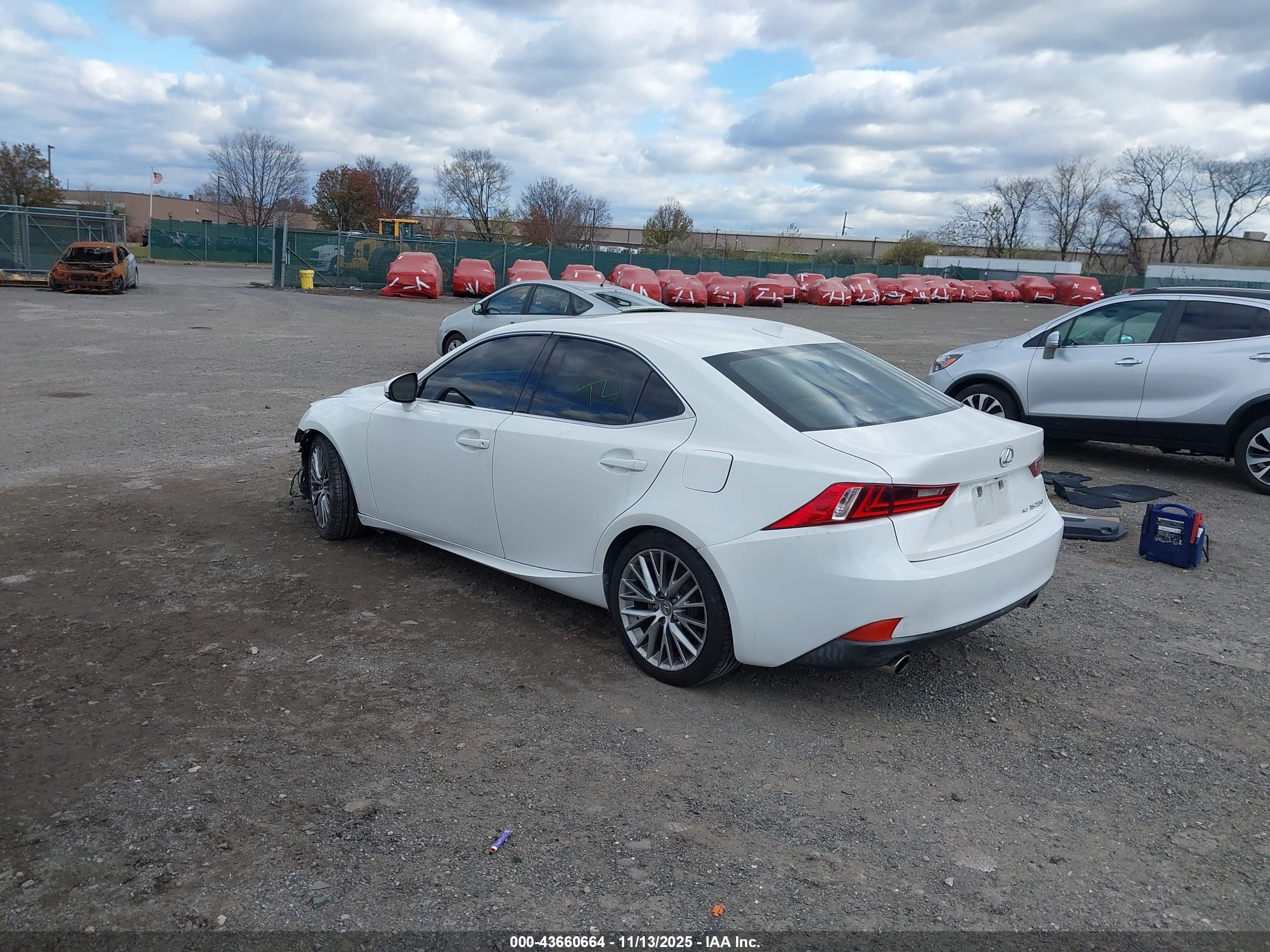 LEXUS IS image 3