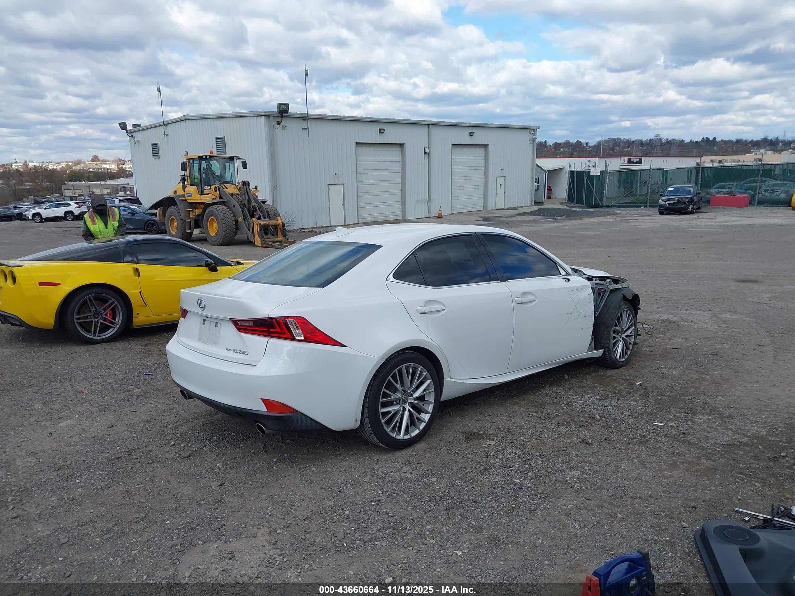 LEXUS IS image 4