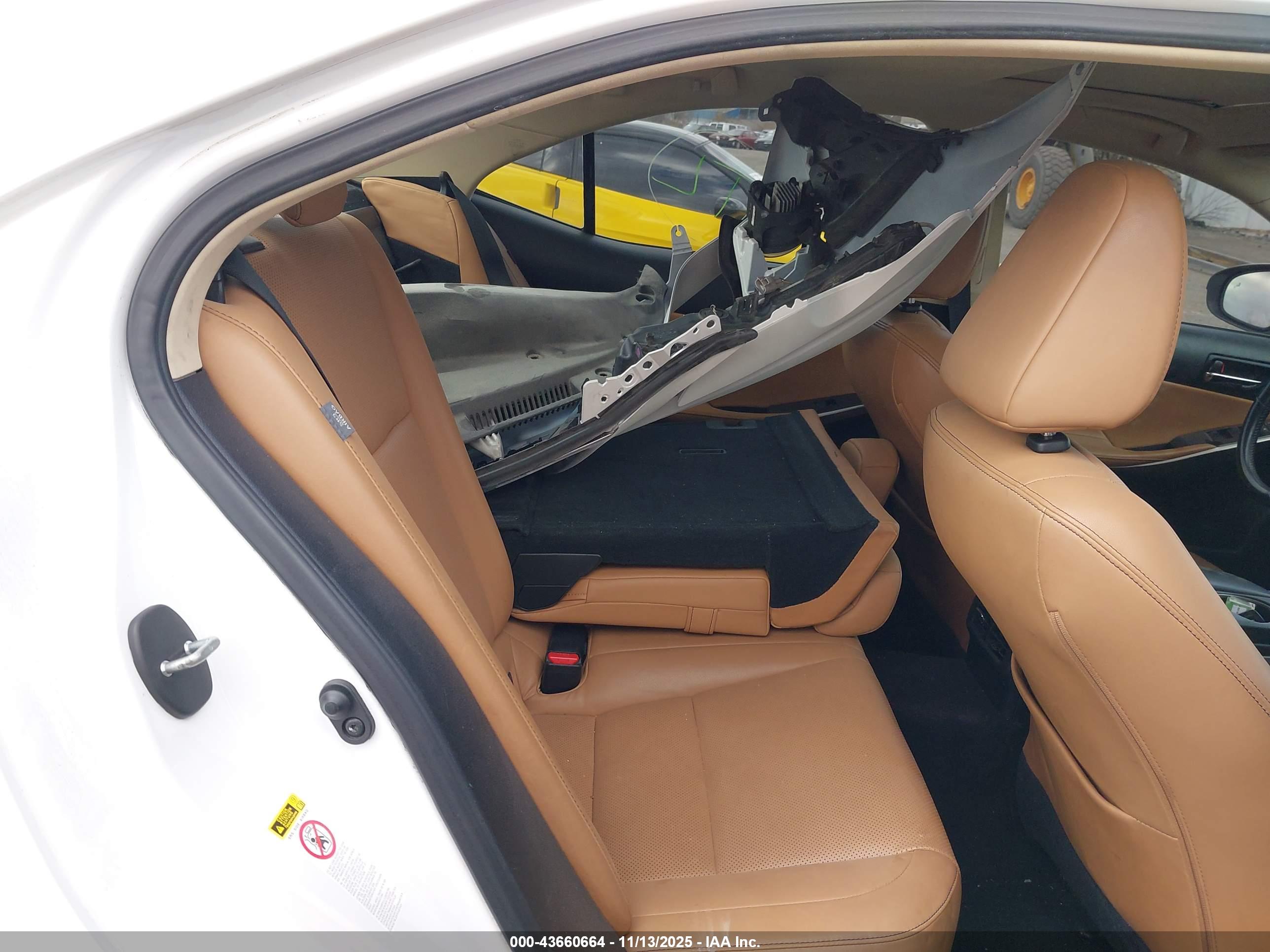 LEXUS IS image 8