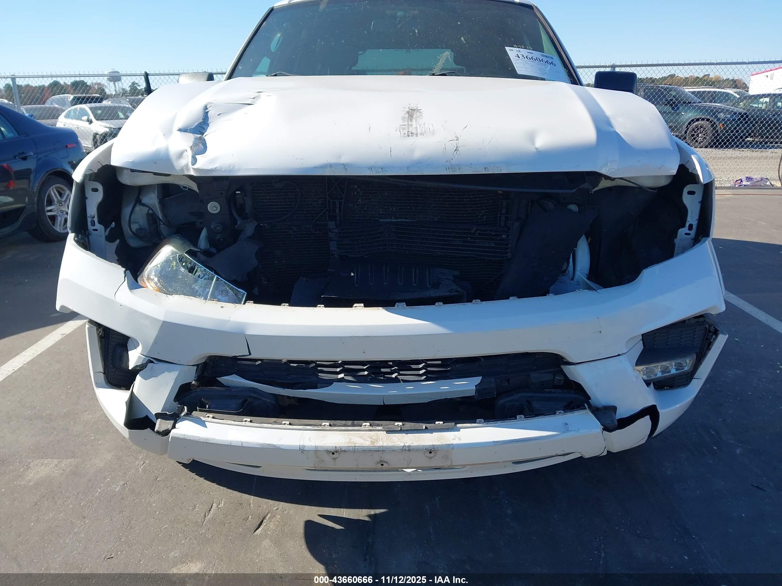 FORD EXPEDITION image 6