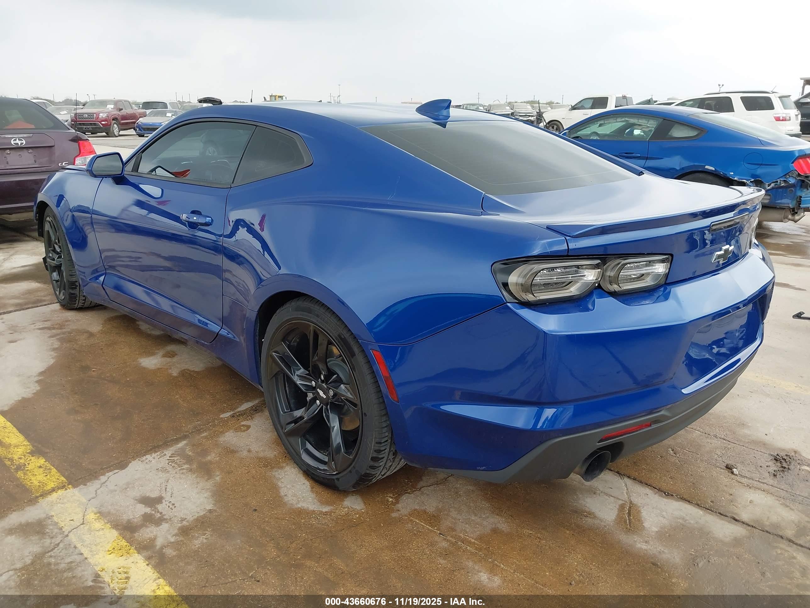 CHEVROLET CAMARO image 3