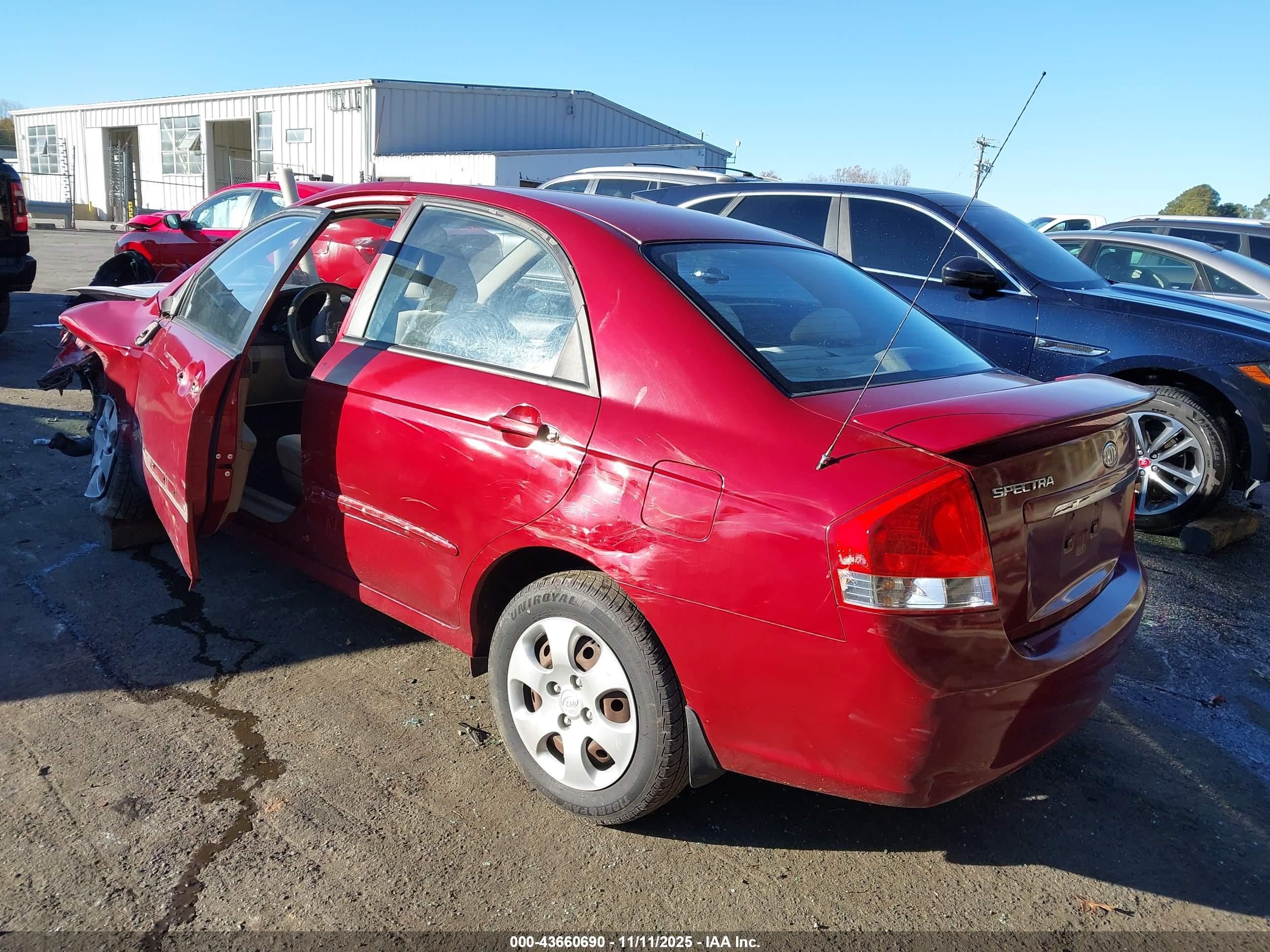 KIA SPECTRA image 3