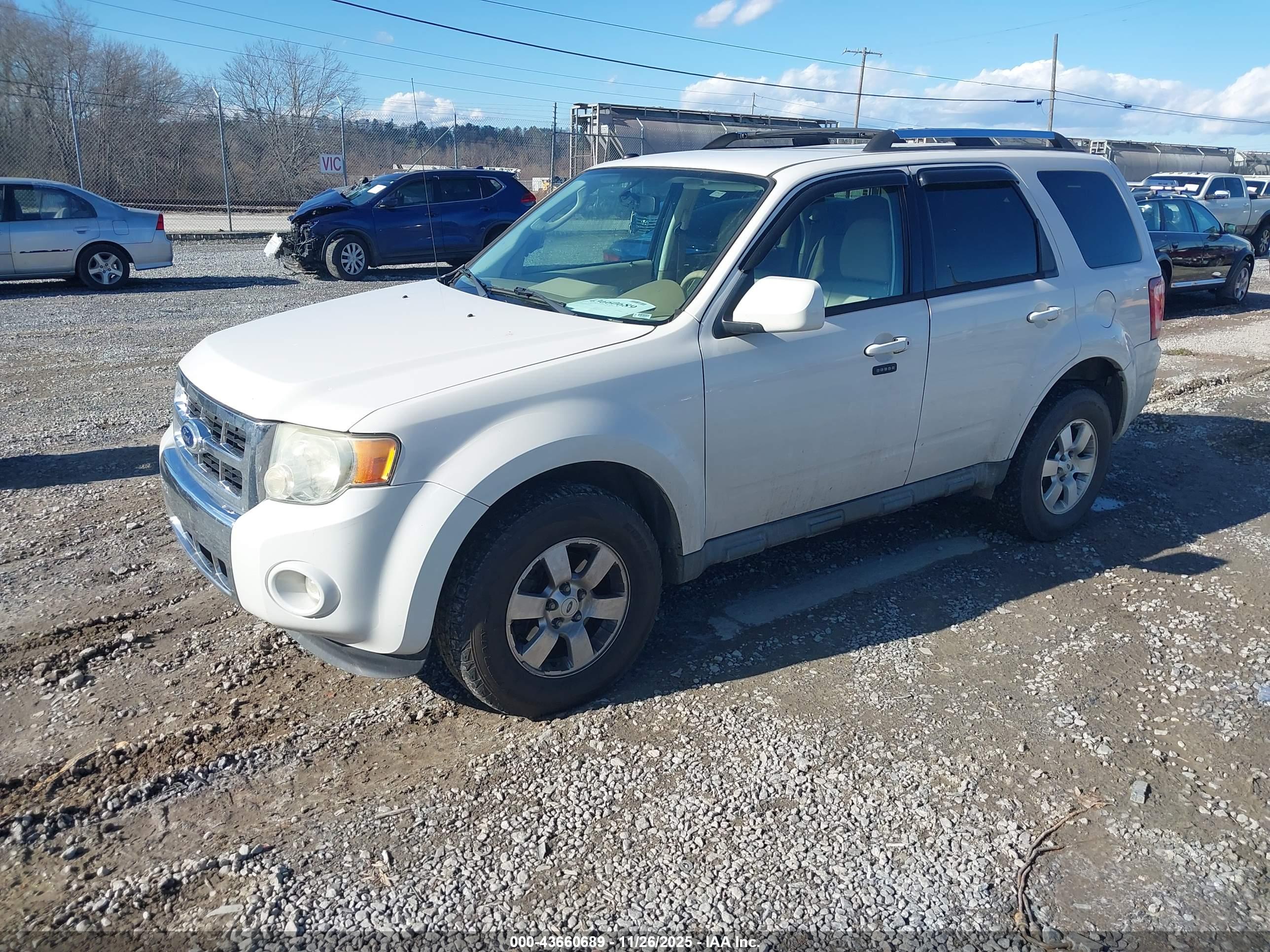 FORD ESCAPE image 2
