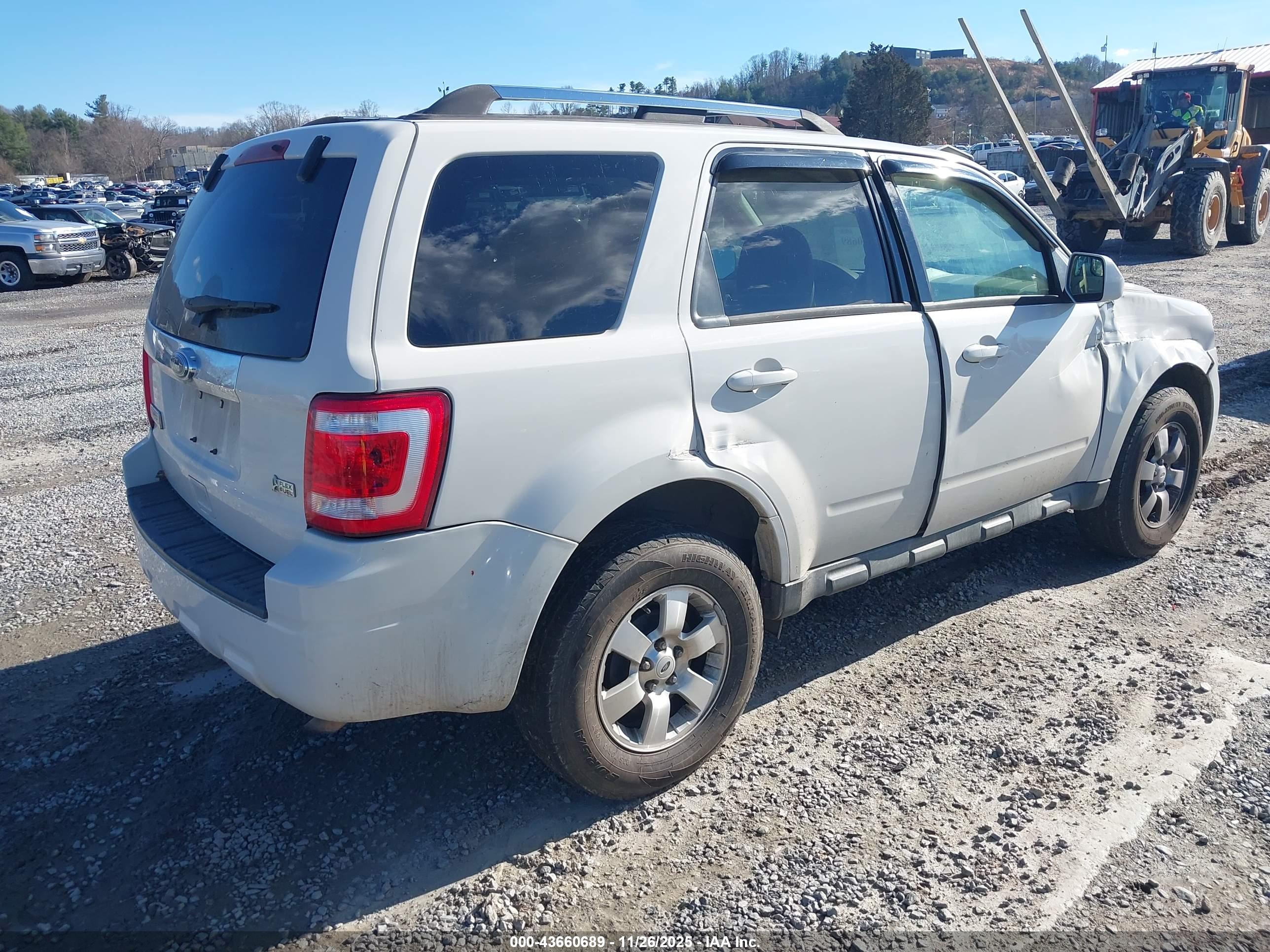 FORD ESCAPE image 4