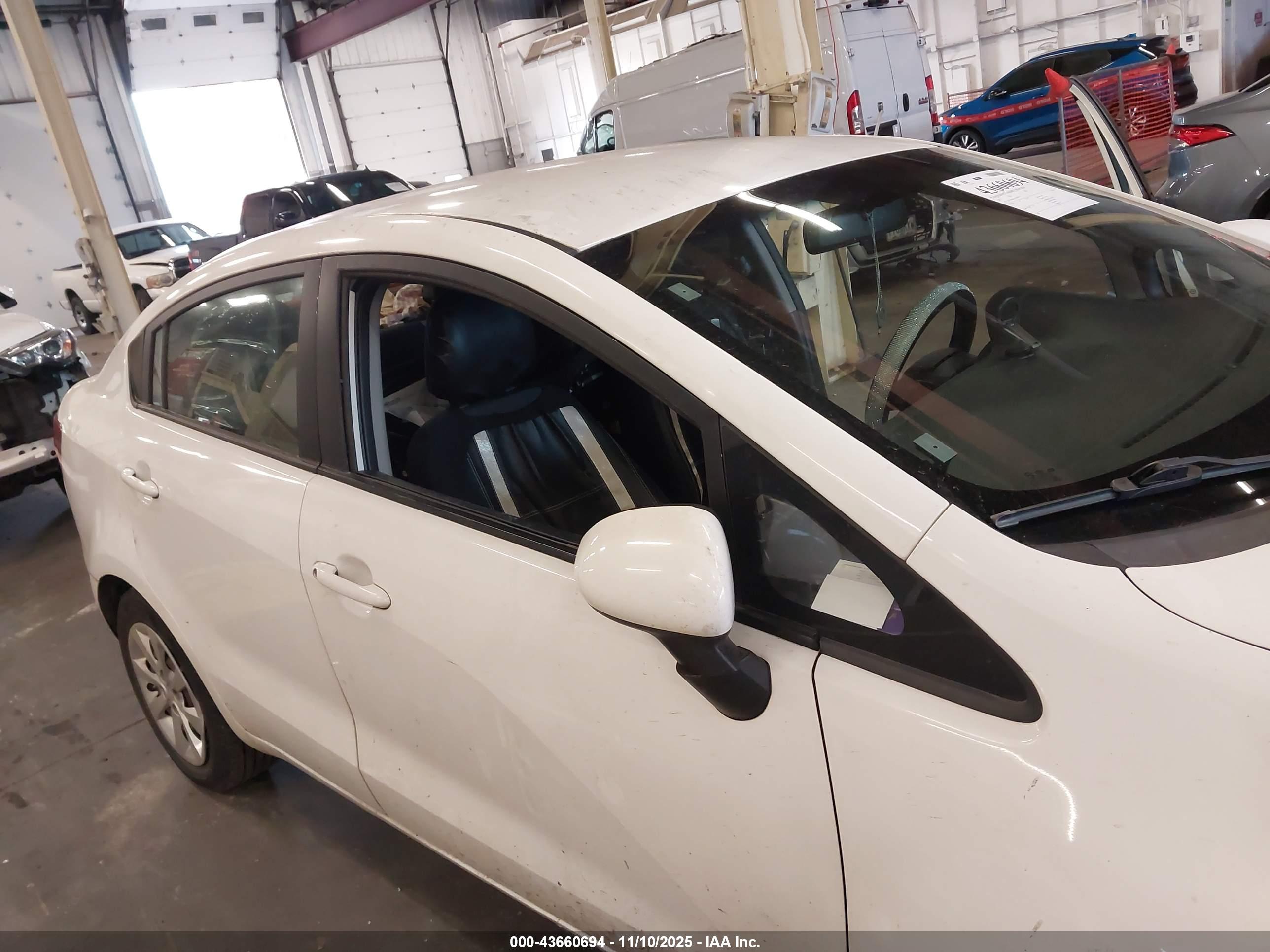 KIA RIO image 6