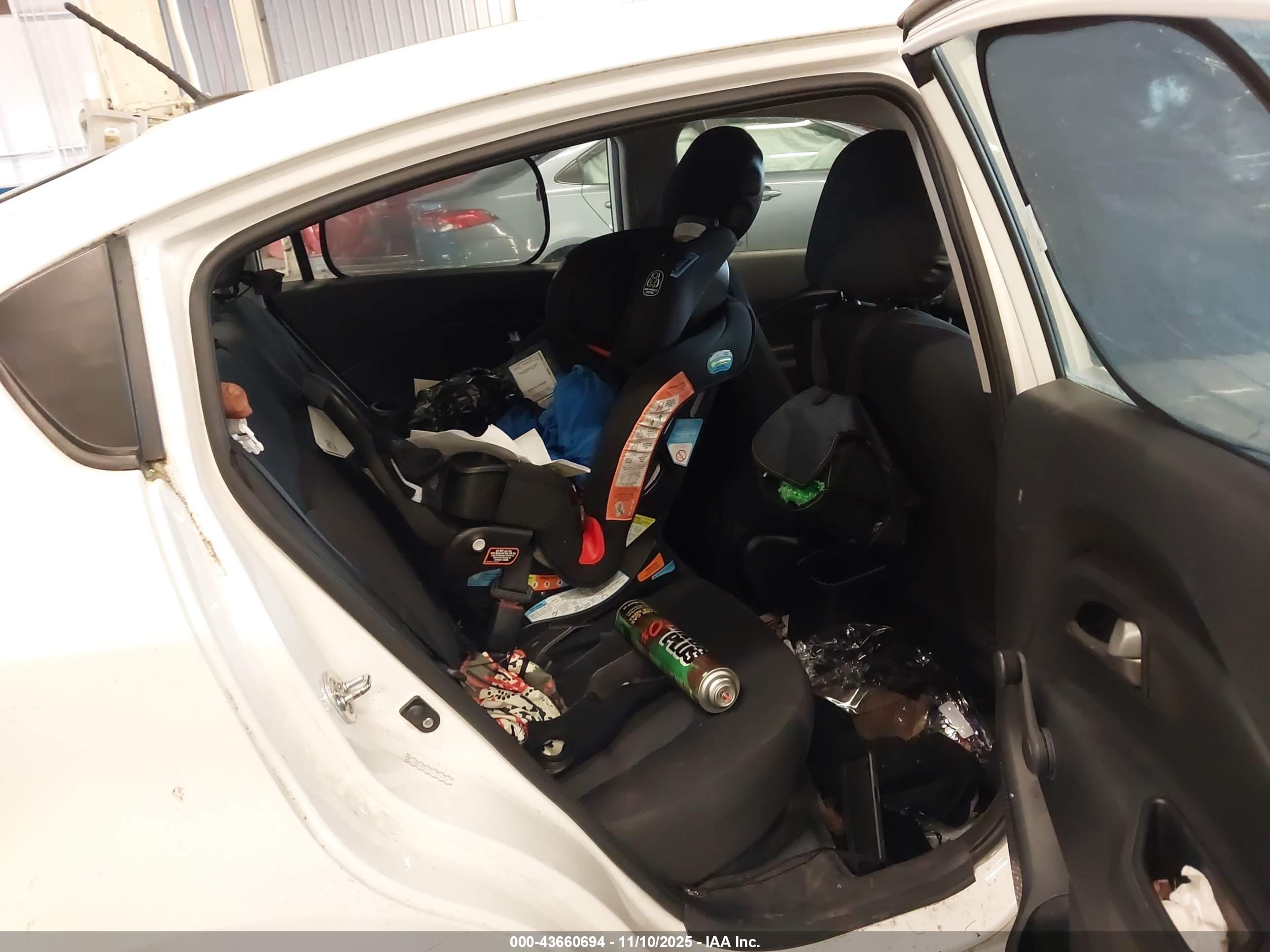 KIA RIO image 8