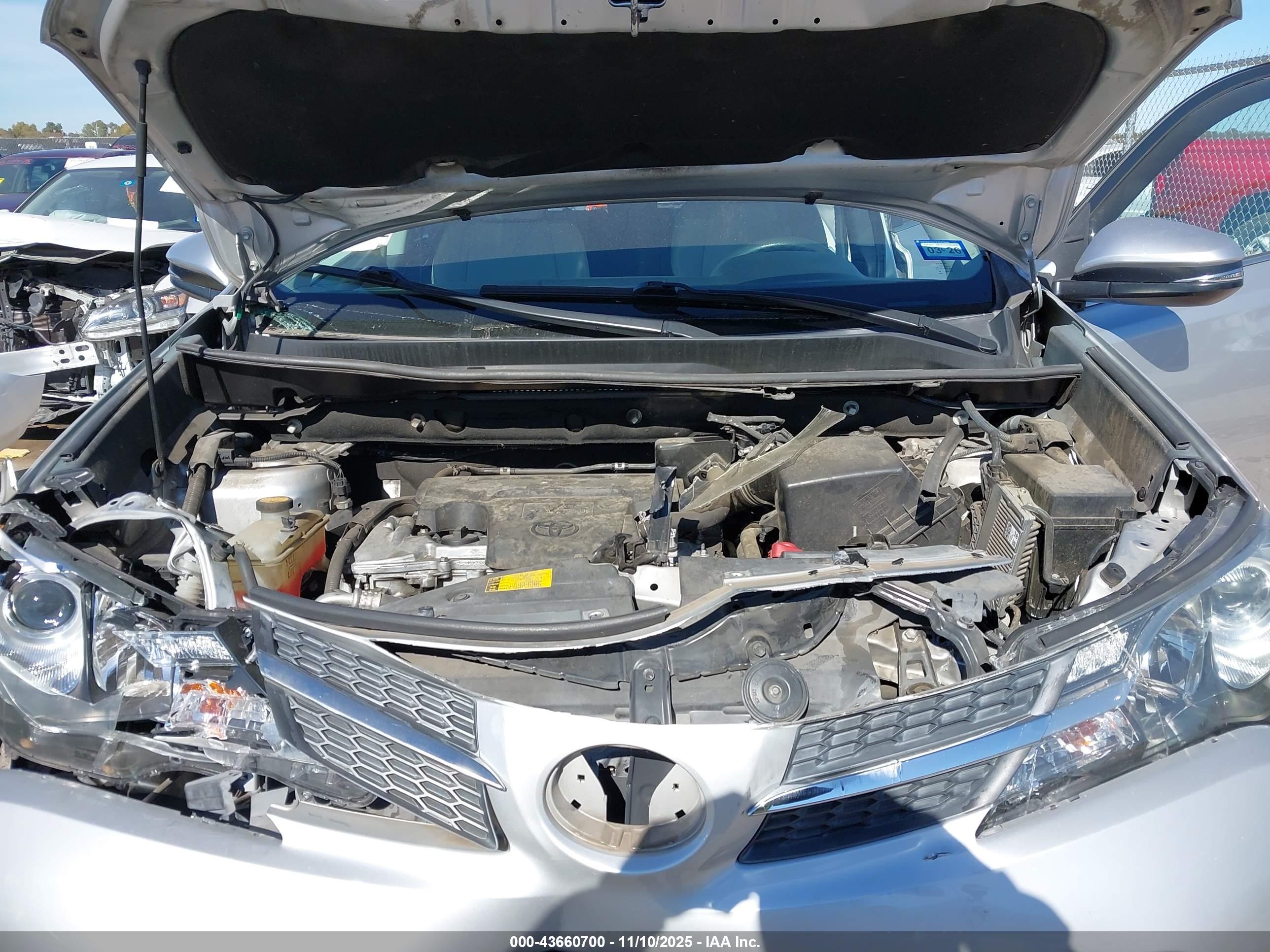 TOYOTA RAV4 image 10