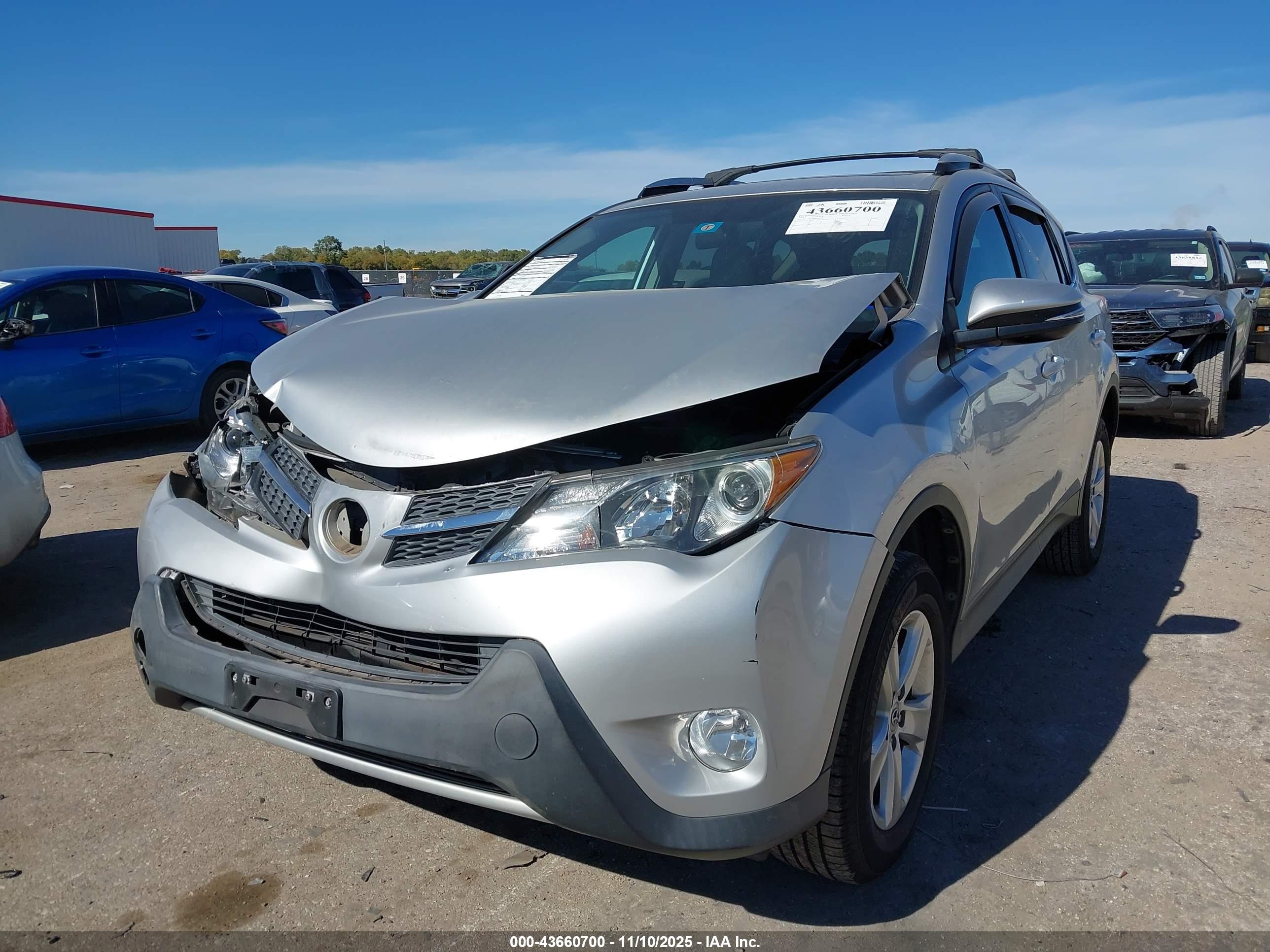 TOYOTA RAV4 image 2