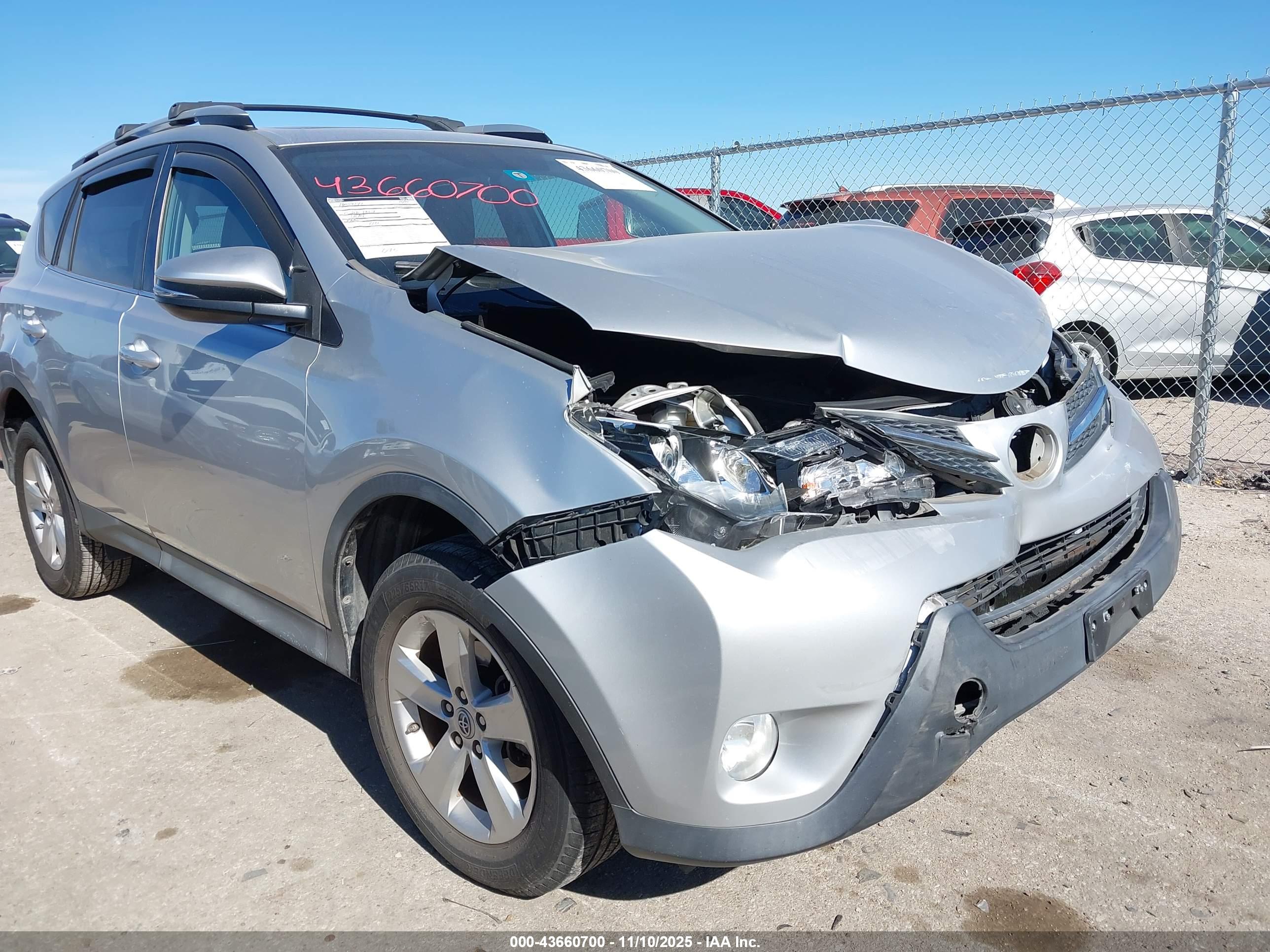 TOYOTA RAV4 image 6