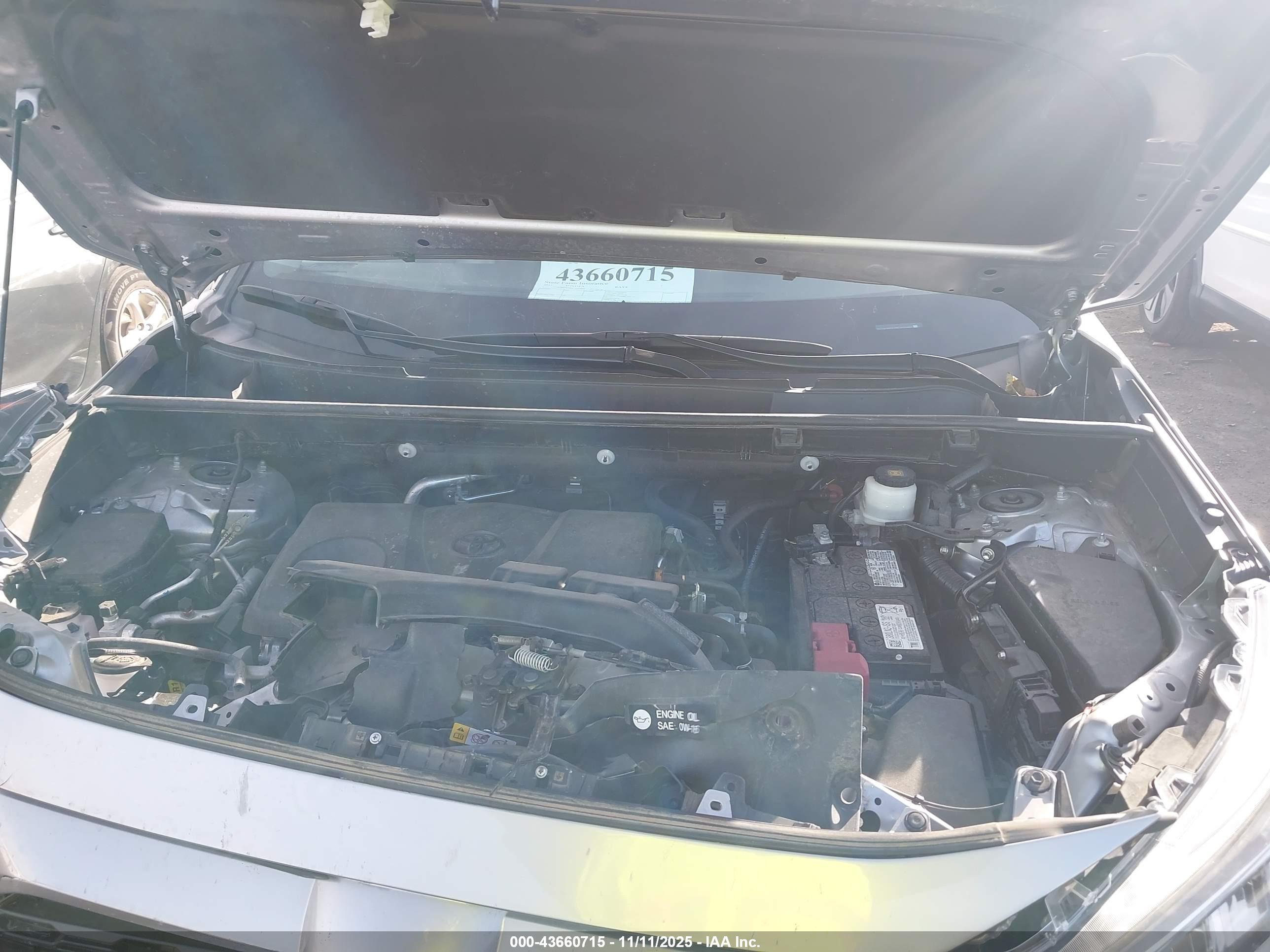 TOYOTA RAV4 image 10