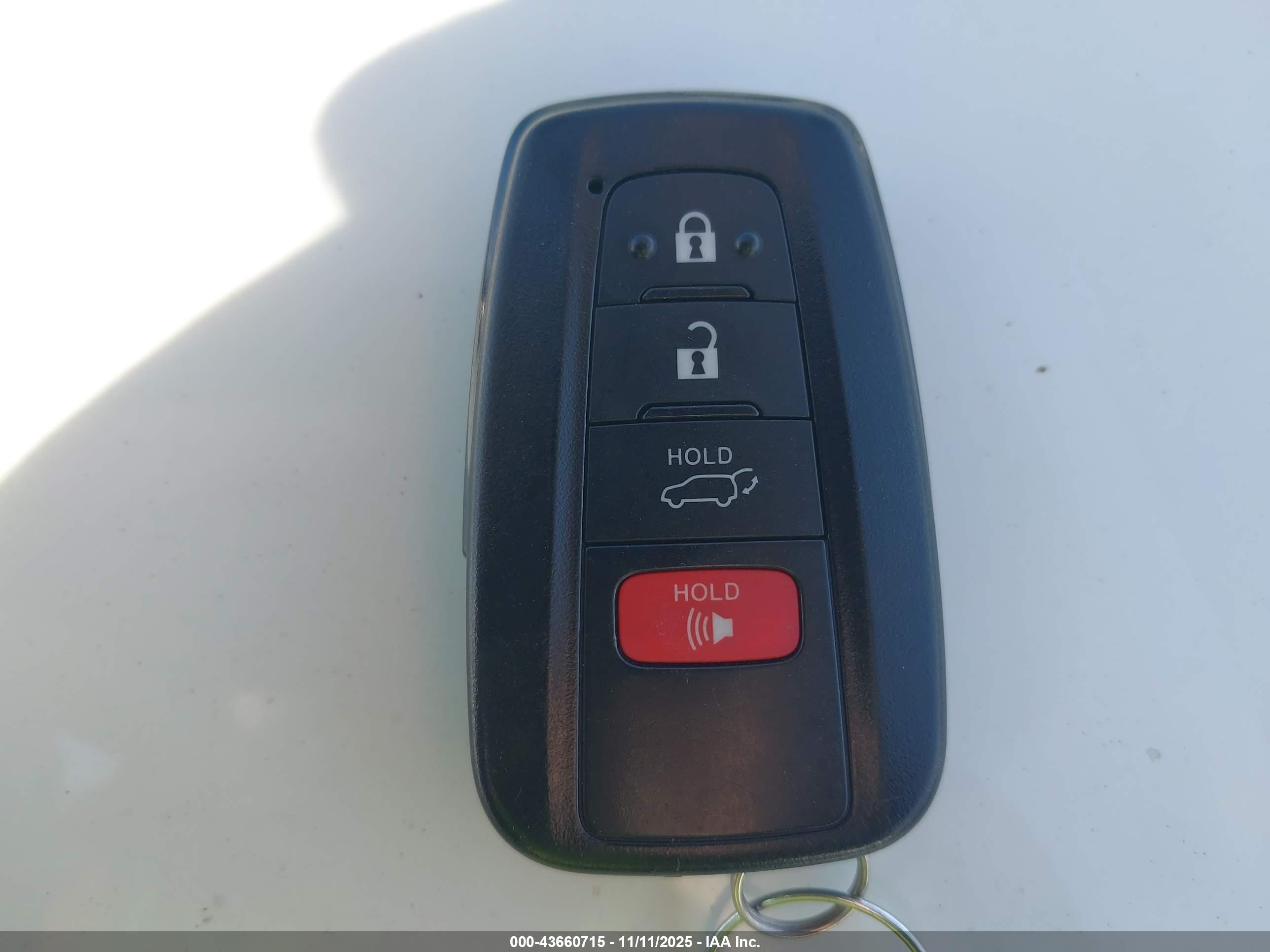 TOYOTA RAV4 image 11