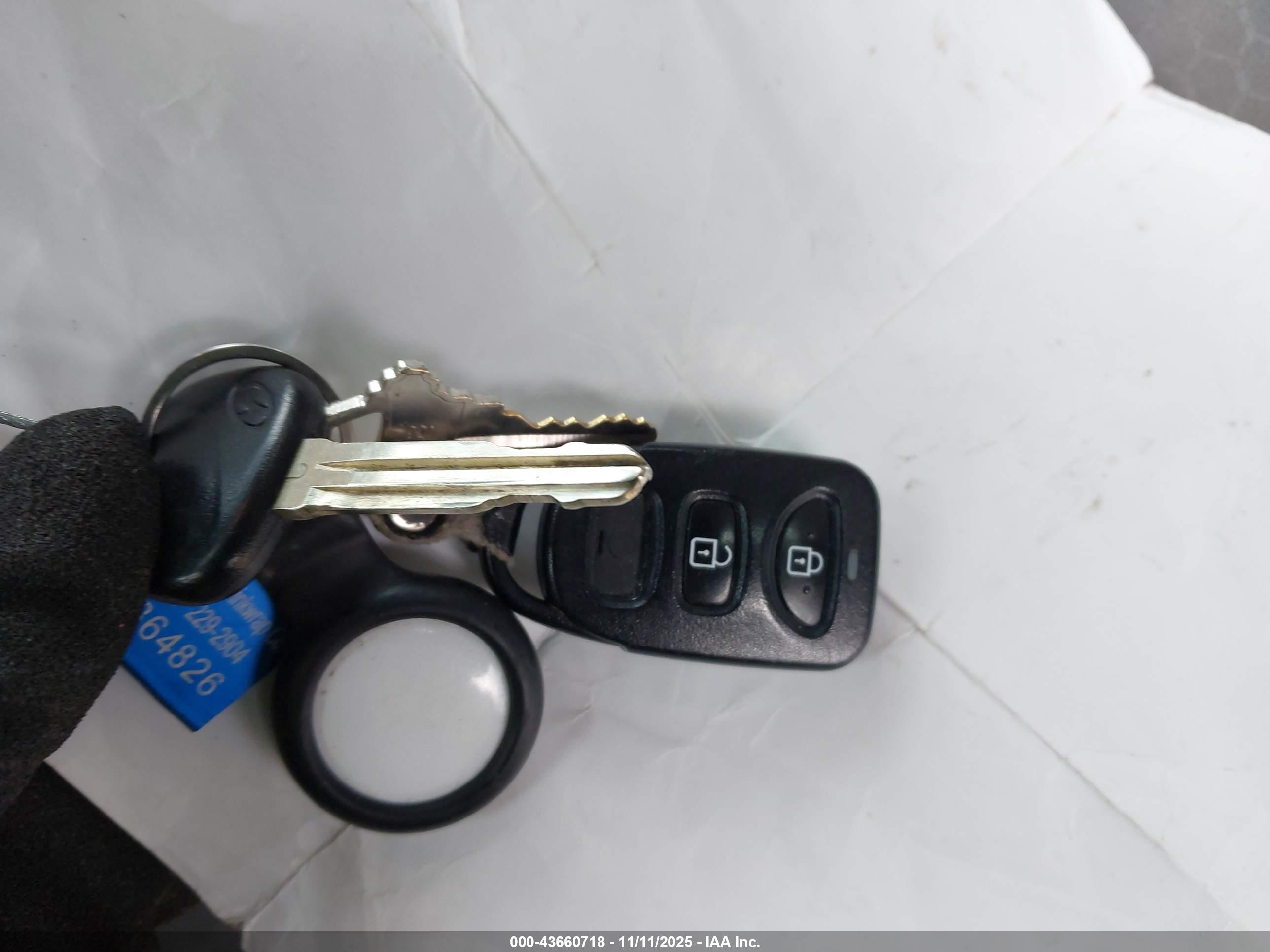 HYUNDAI ELANTRA image 11