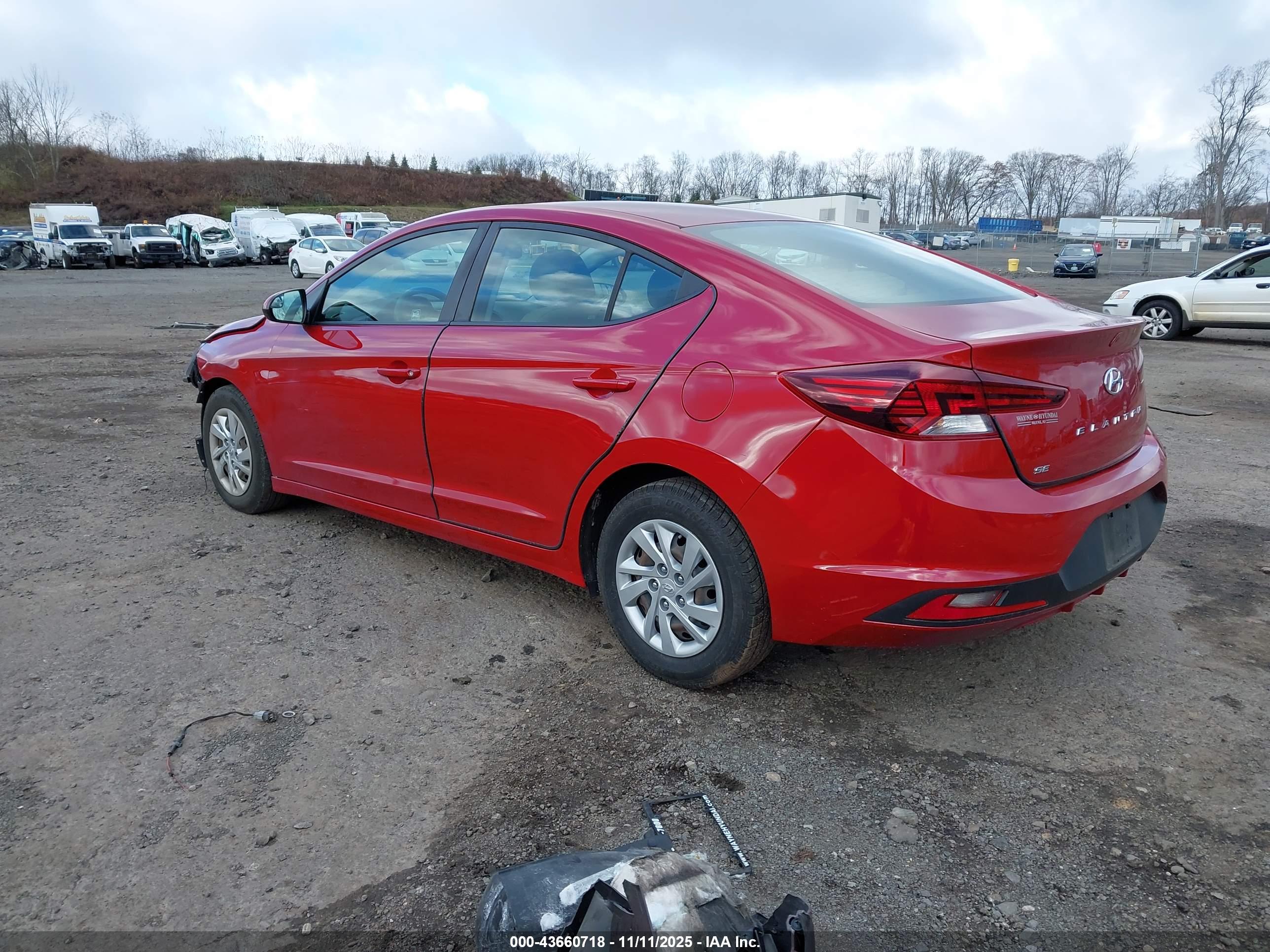 HYUNDAI ELANTRA image 3