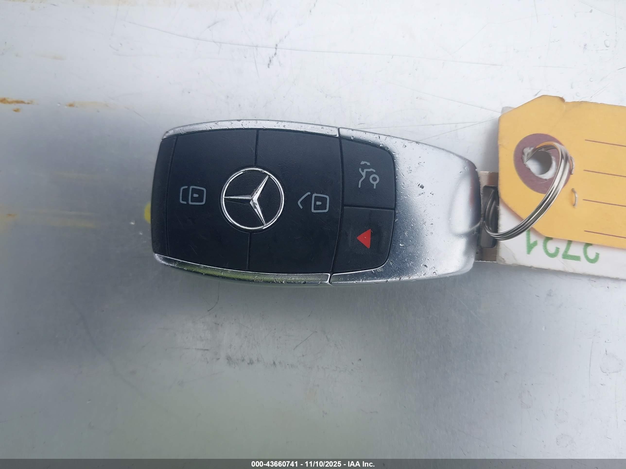 MERCEDES-BENZ C image 11