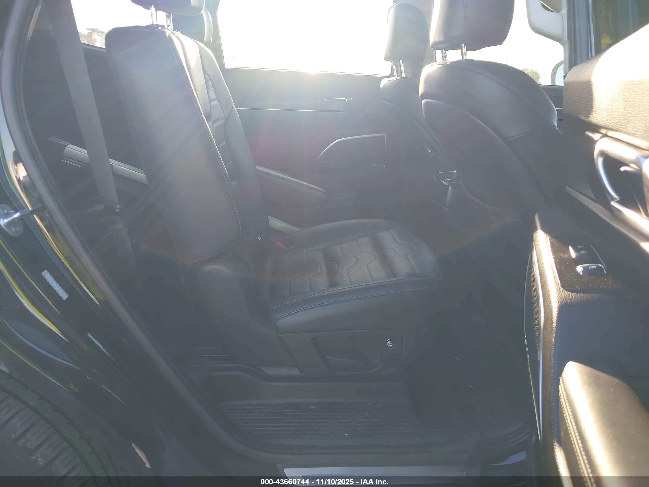 KIA TELLURIDE image 8