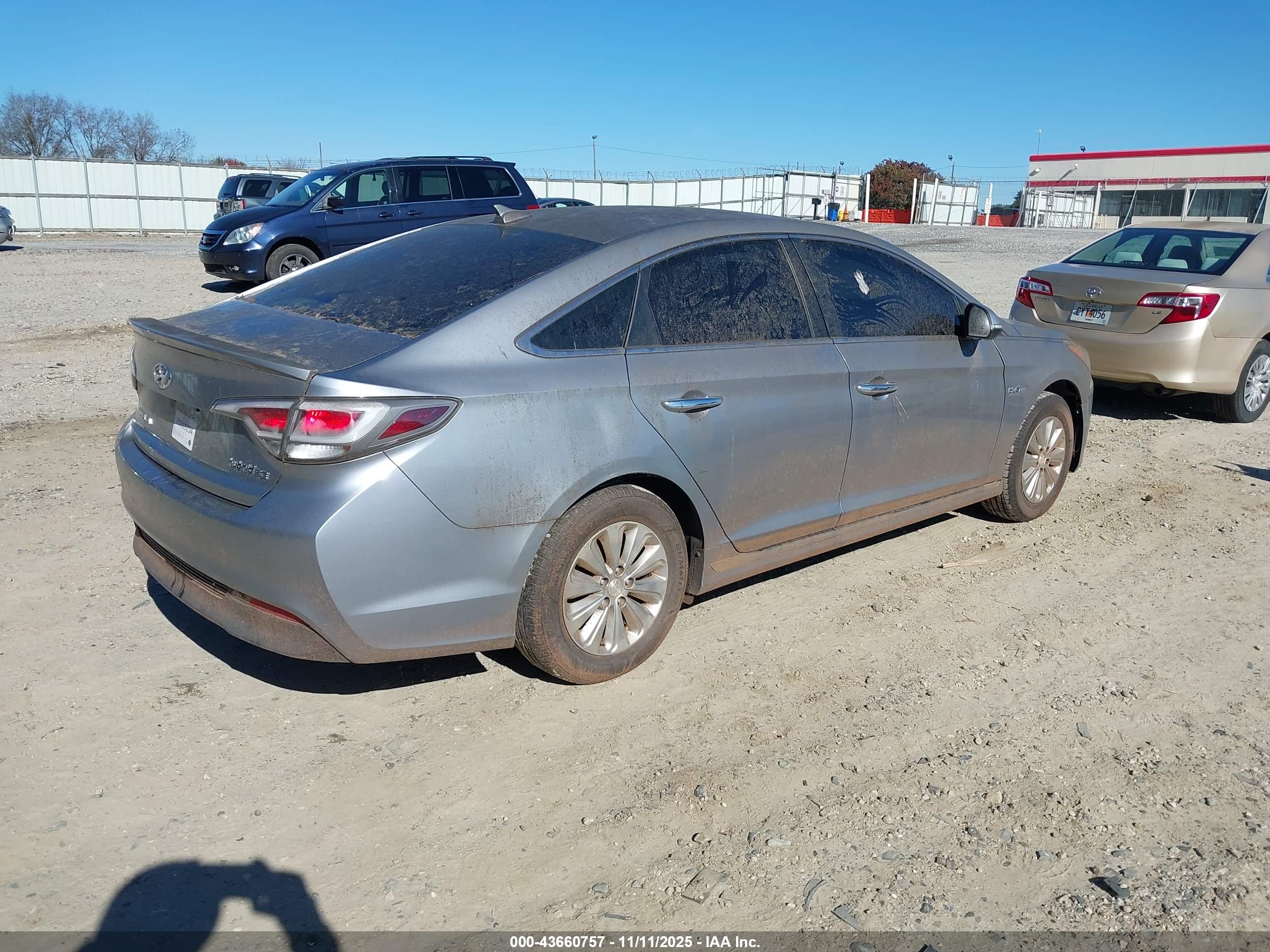 HYUNDAI SONATA image 4