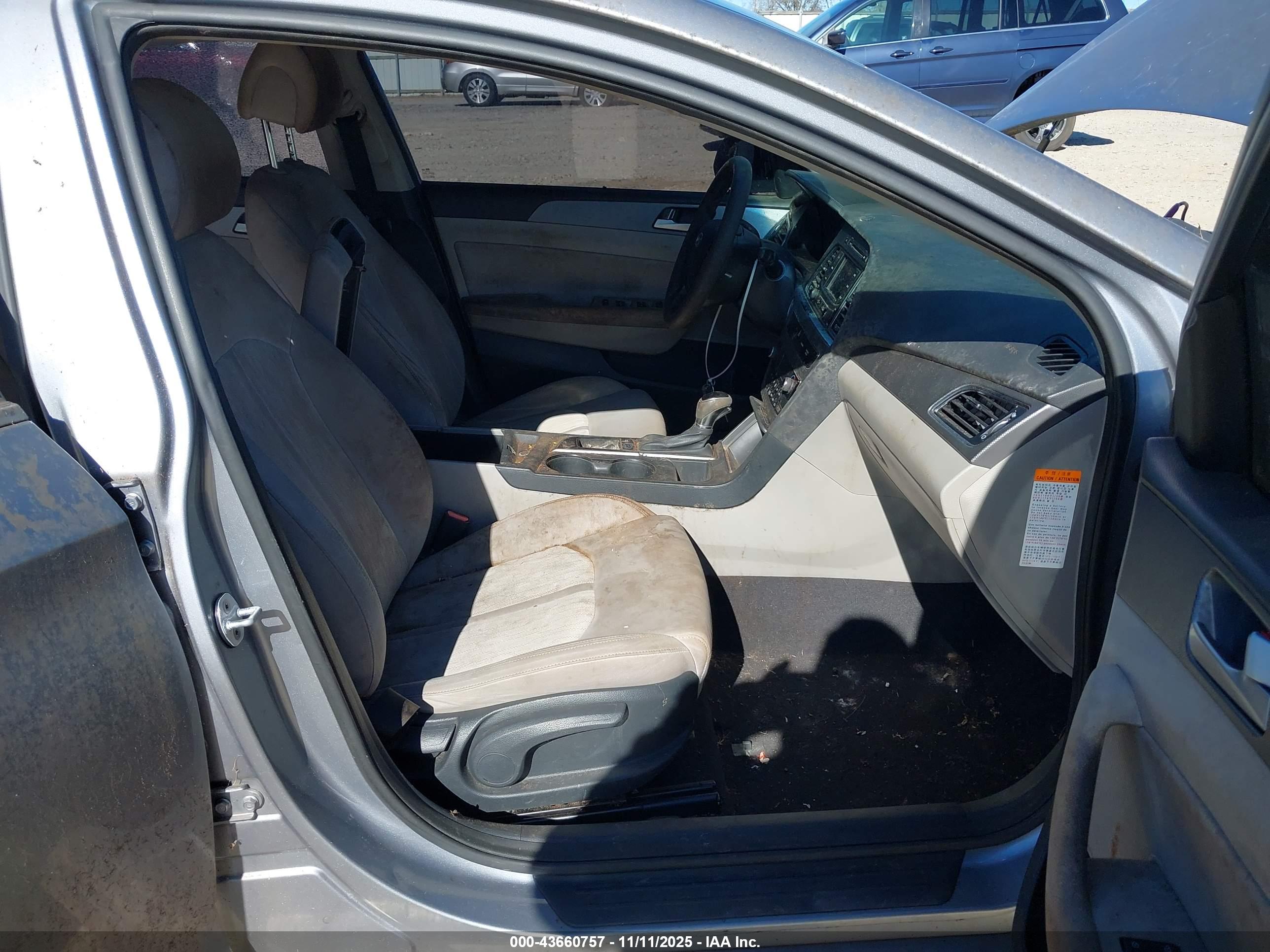 HYUNDAI SONATA image 5
