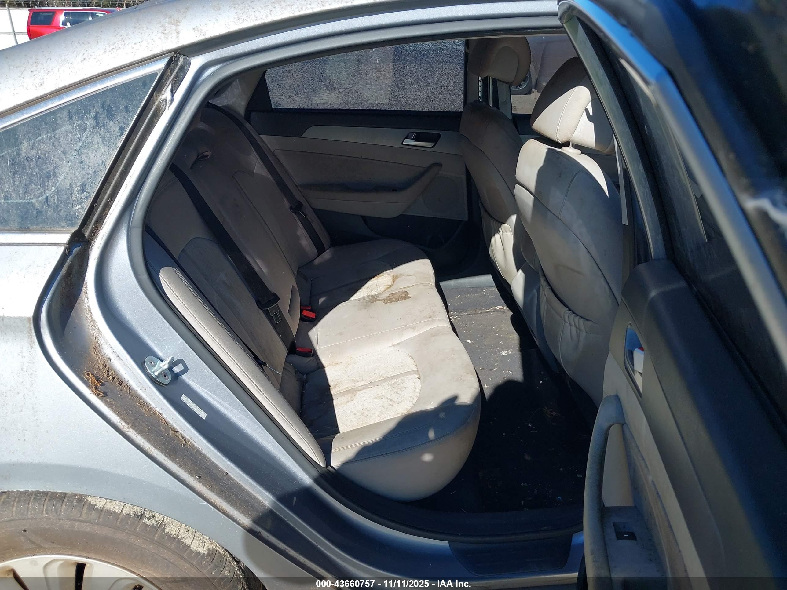 HYUNDAI SONATA image 8