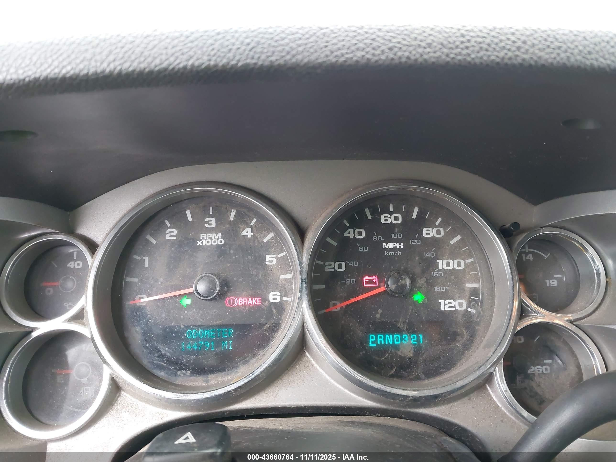 CHEVROLET SILVERADO image 7