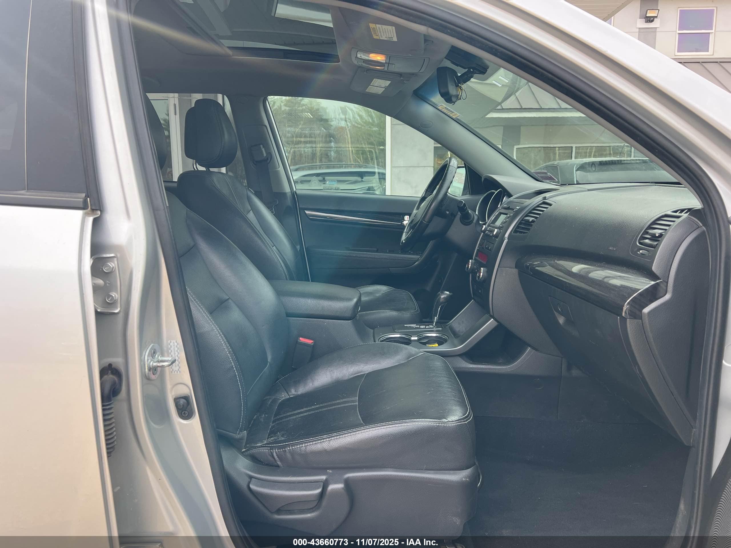 KIA SORENTO image 5