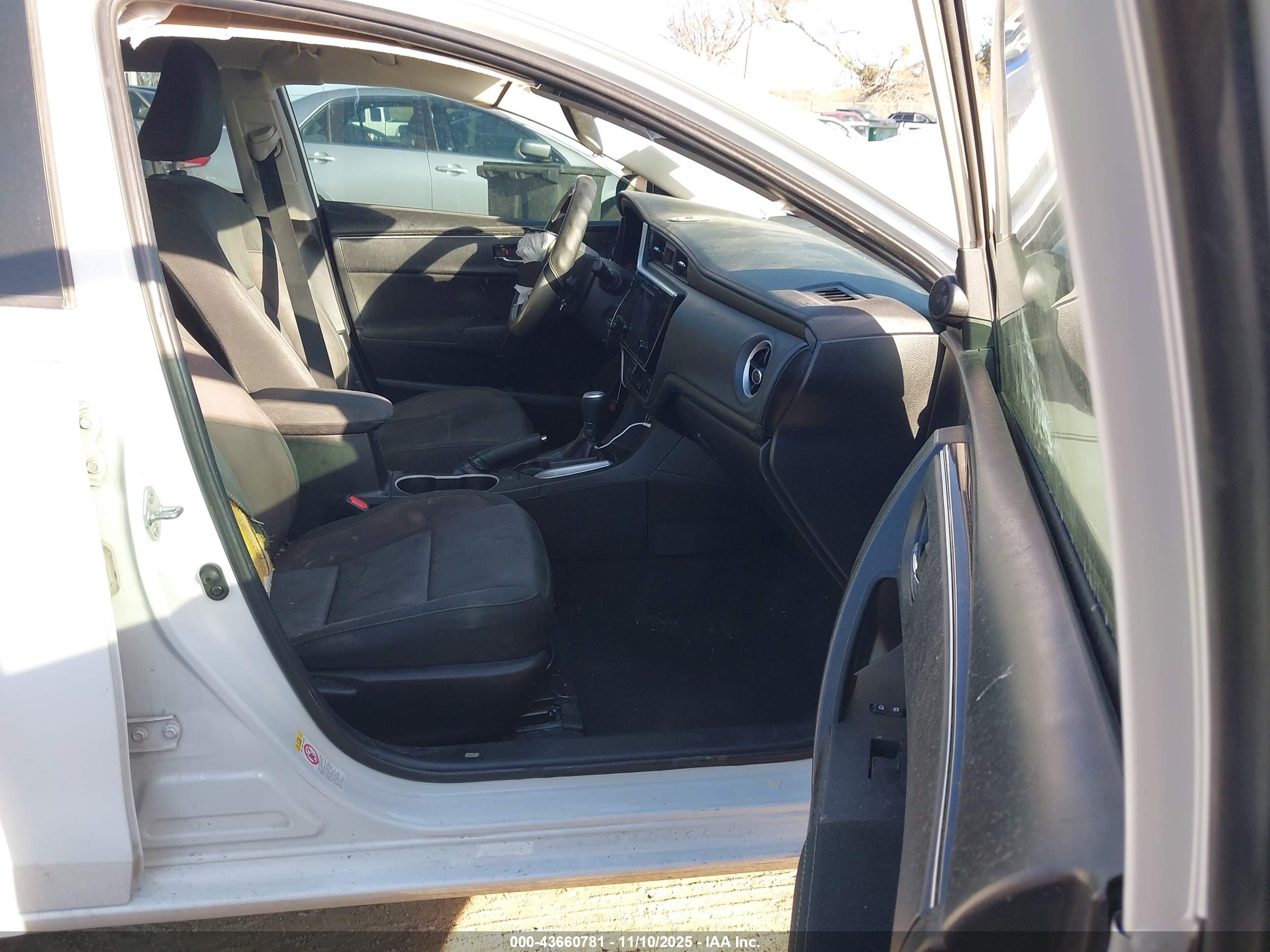 TOYOTA COROLLA image 5