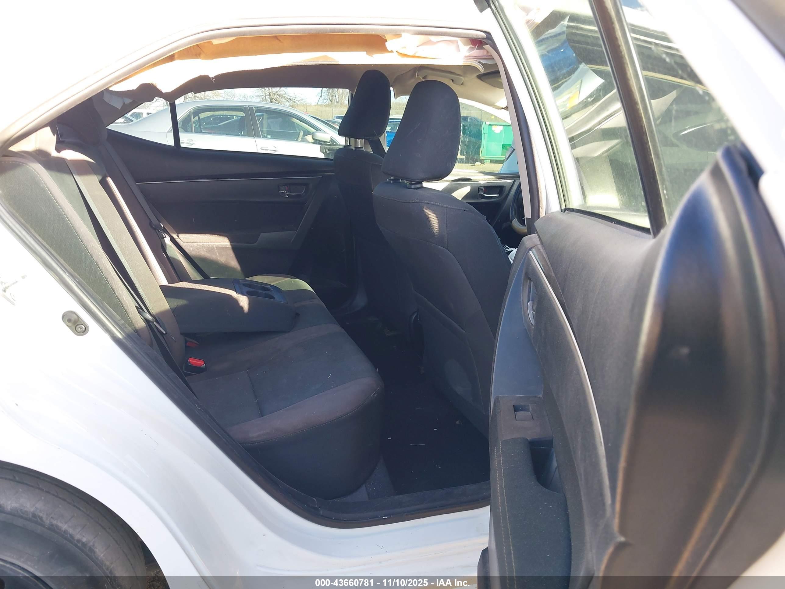 TOYOTA COROLLA image 8