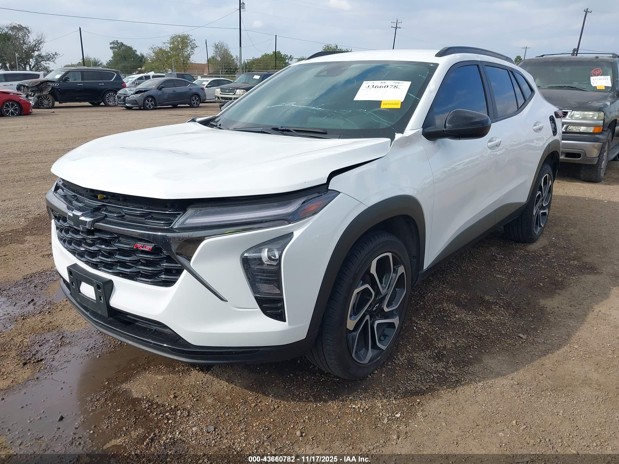 CHEVROLET TRAX image 2
