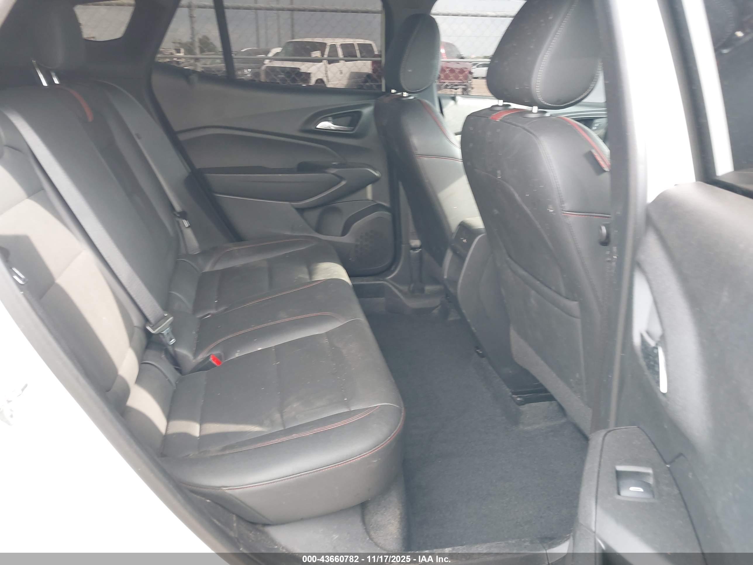 CHEVROLET TRAX image 8