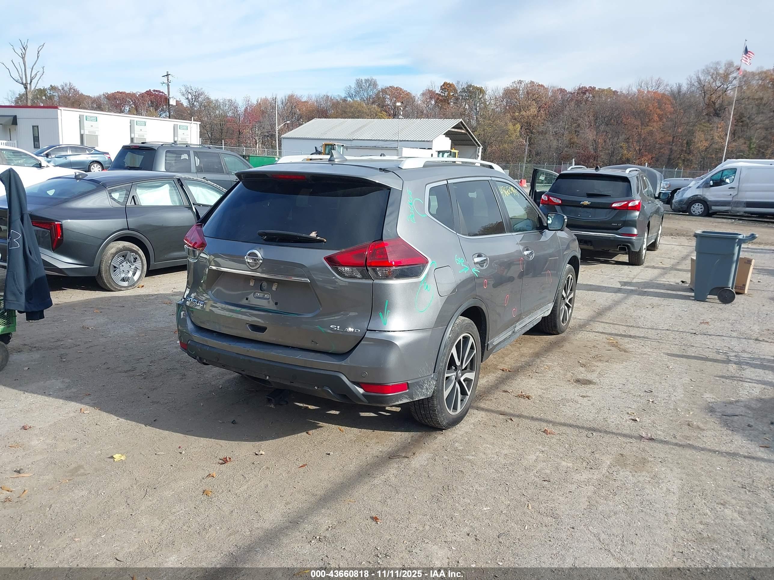 NISSAN ROGUE image 4