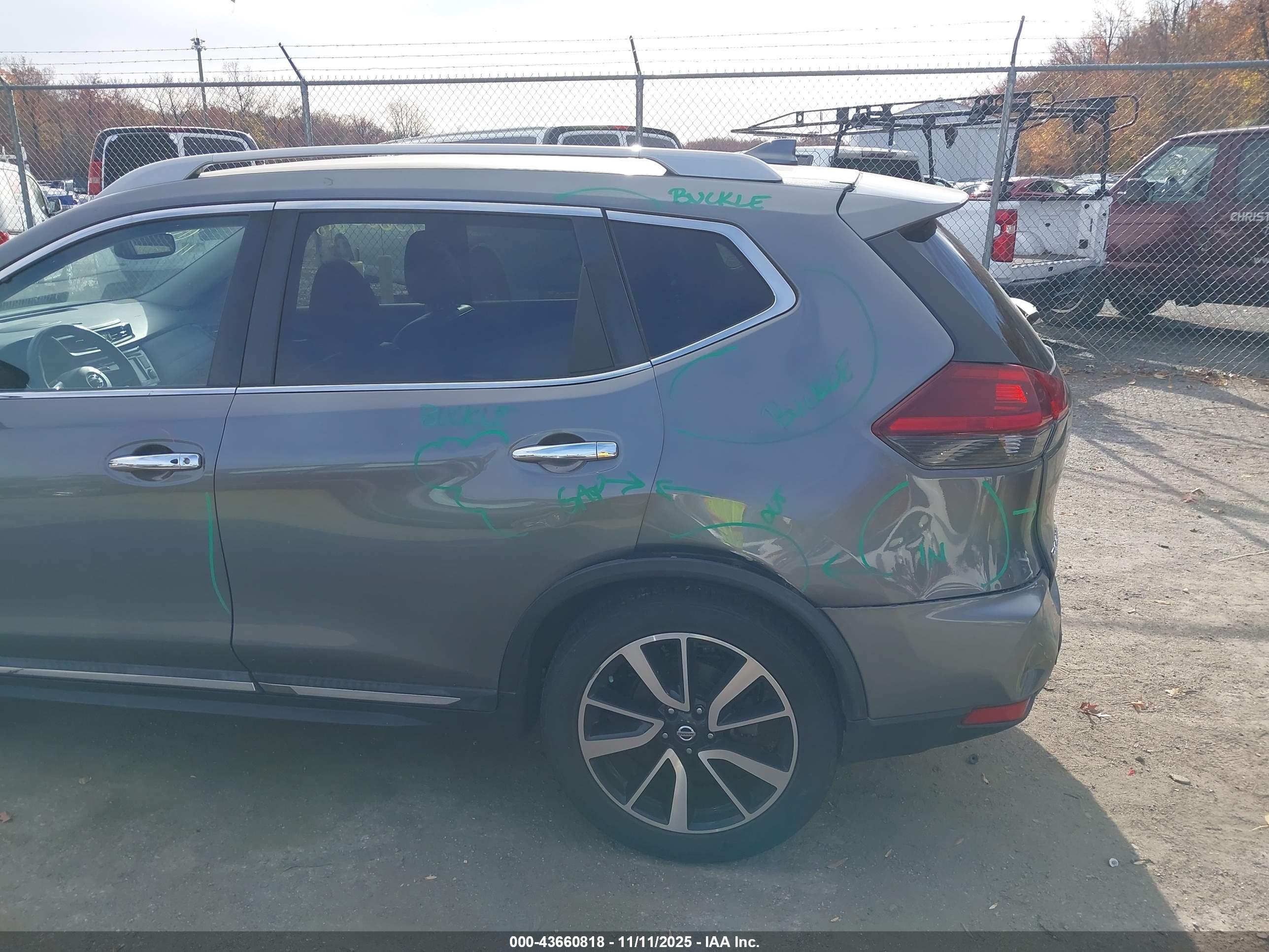 NISSAN ROGUE image 6