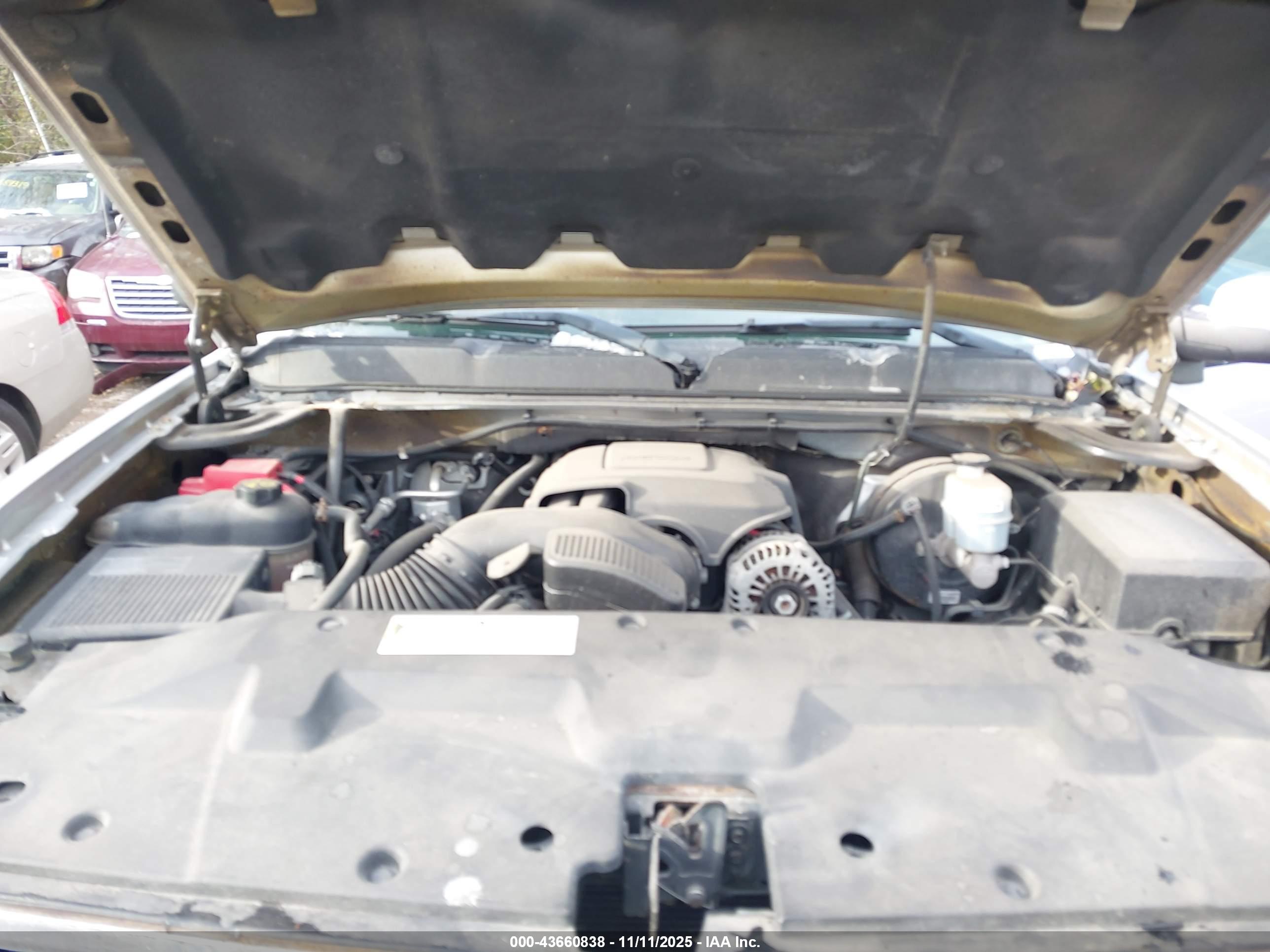 CHEVROLET SILVERADO image 10