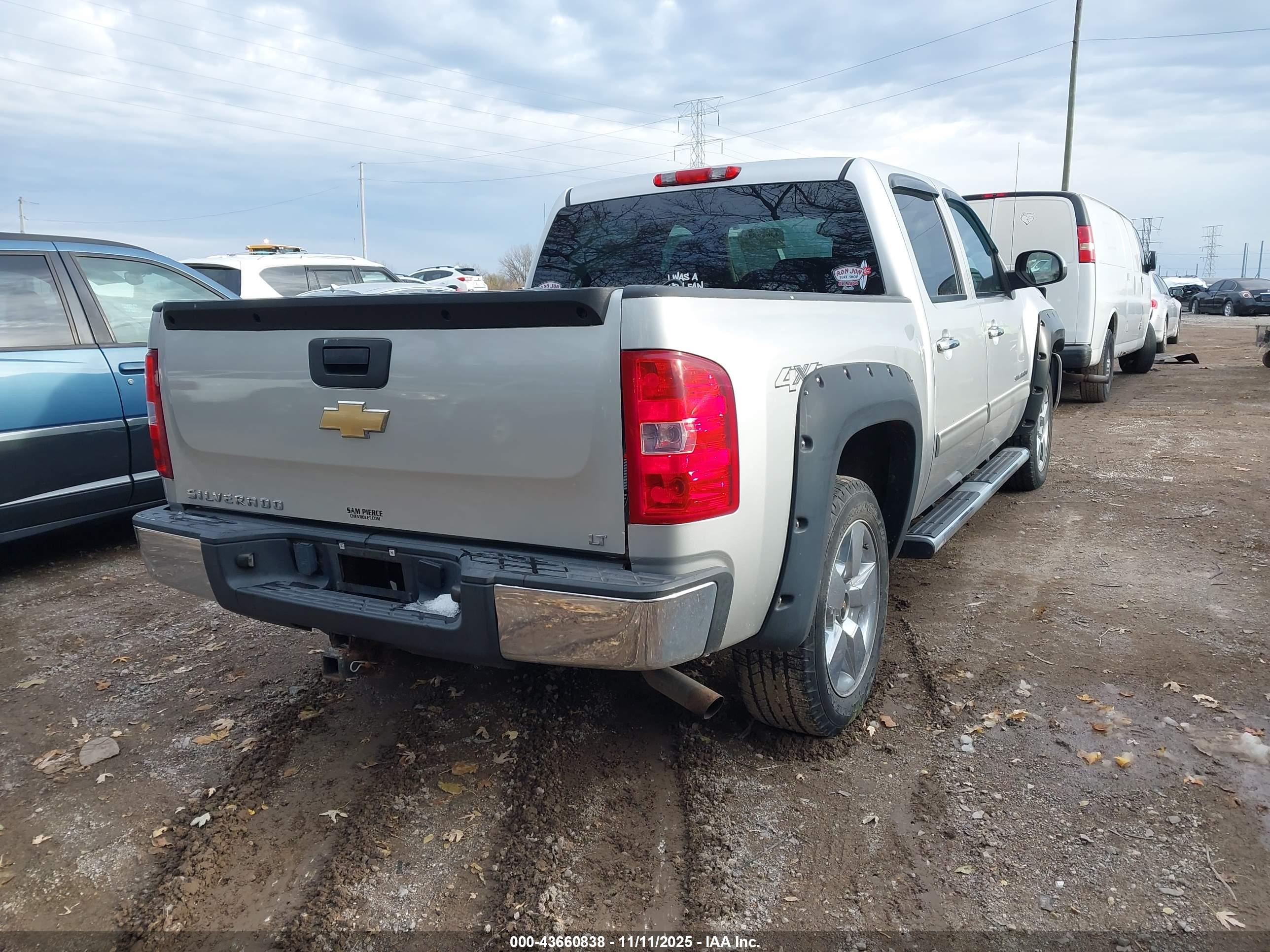 CHEVROLET SILVERADO image 4