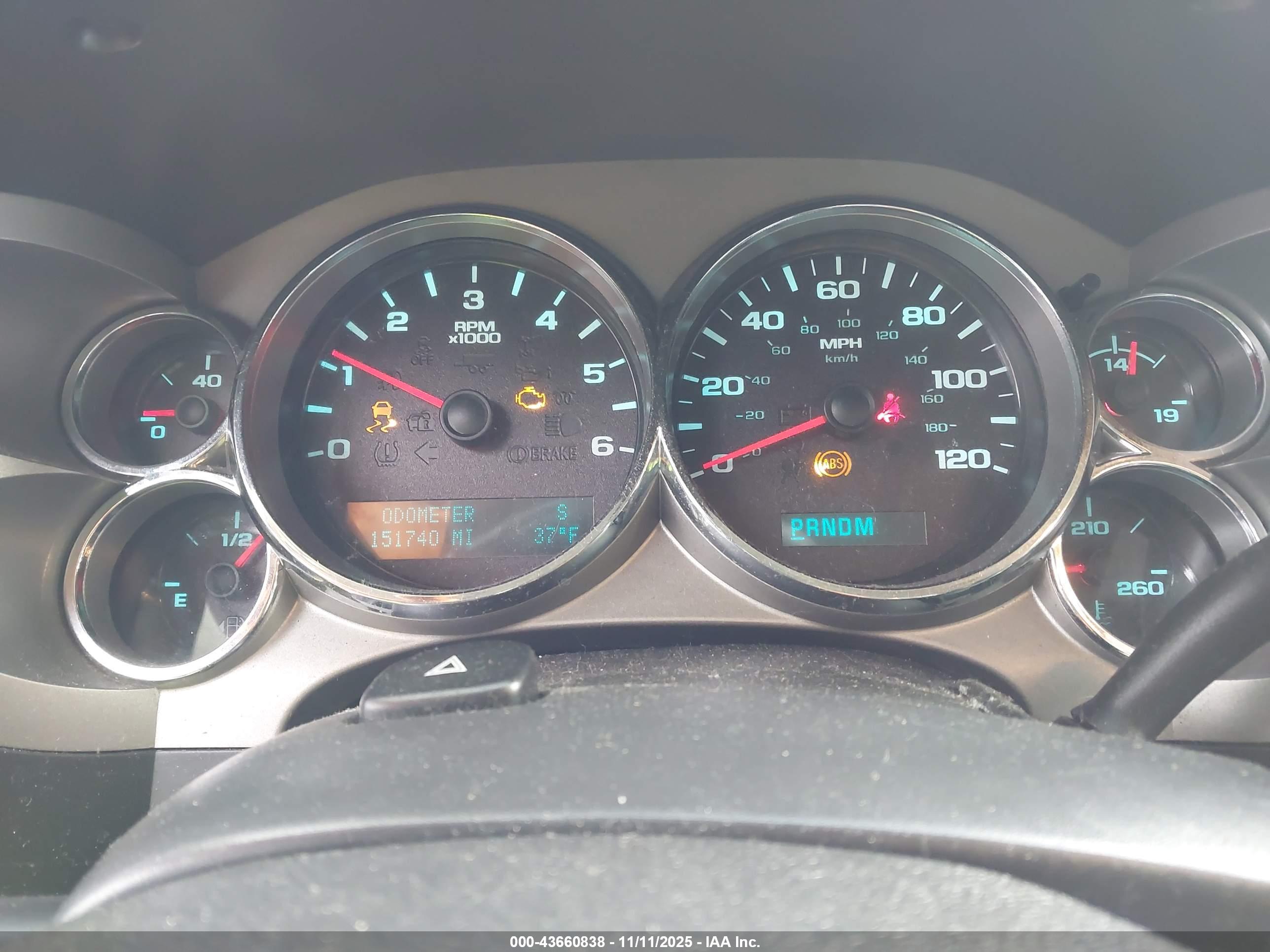 CHEVROLET SILVERADO image 7